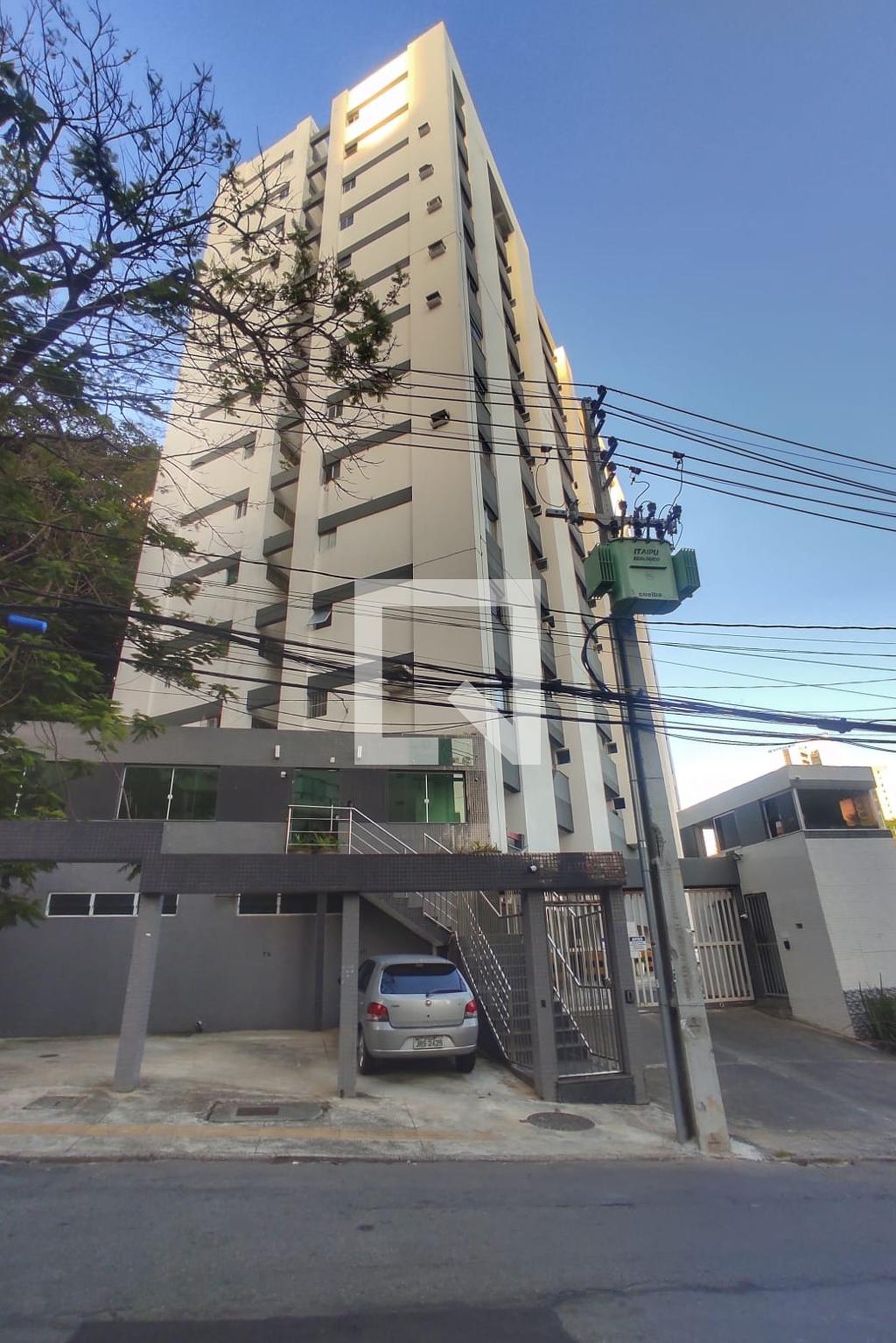 Fachada do Condomínio Condomínio Candeal Avenida