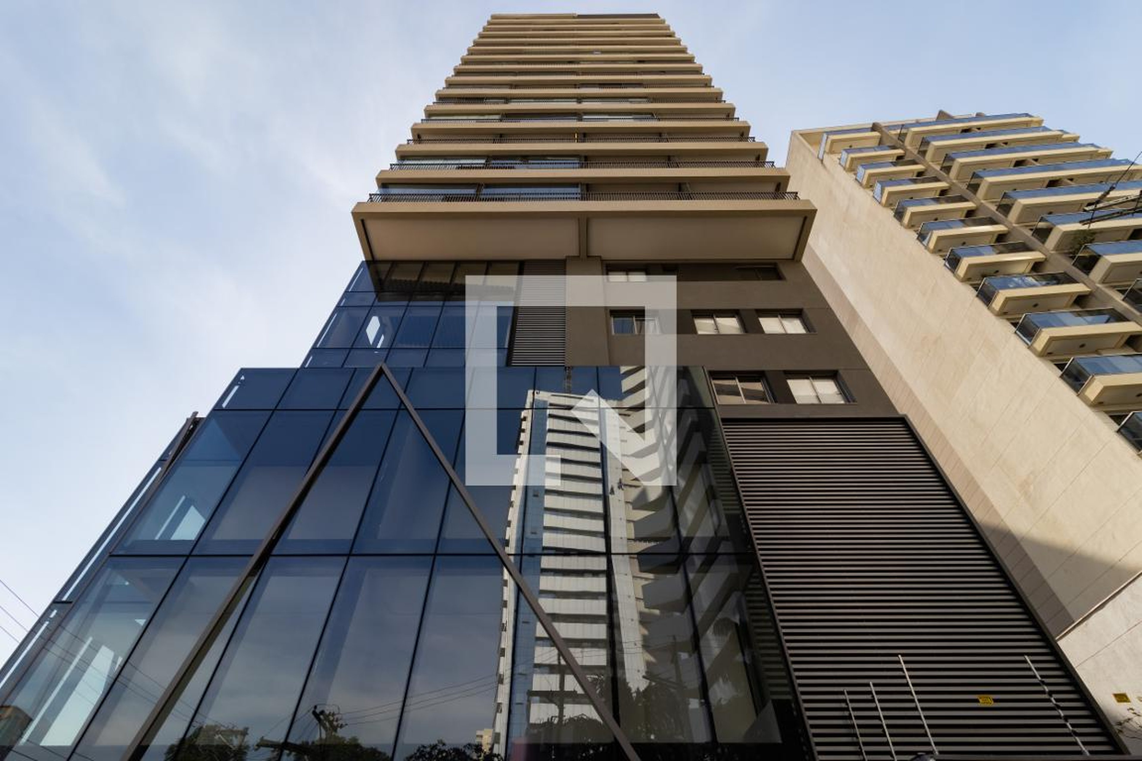 Fachada Condomínio em Rua Doutor João Morais, 35