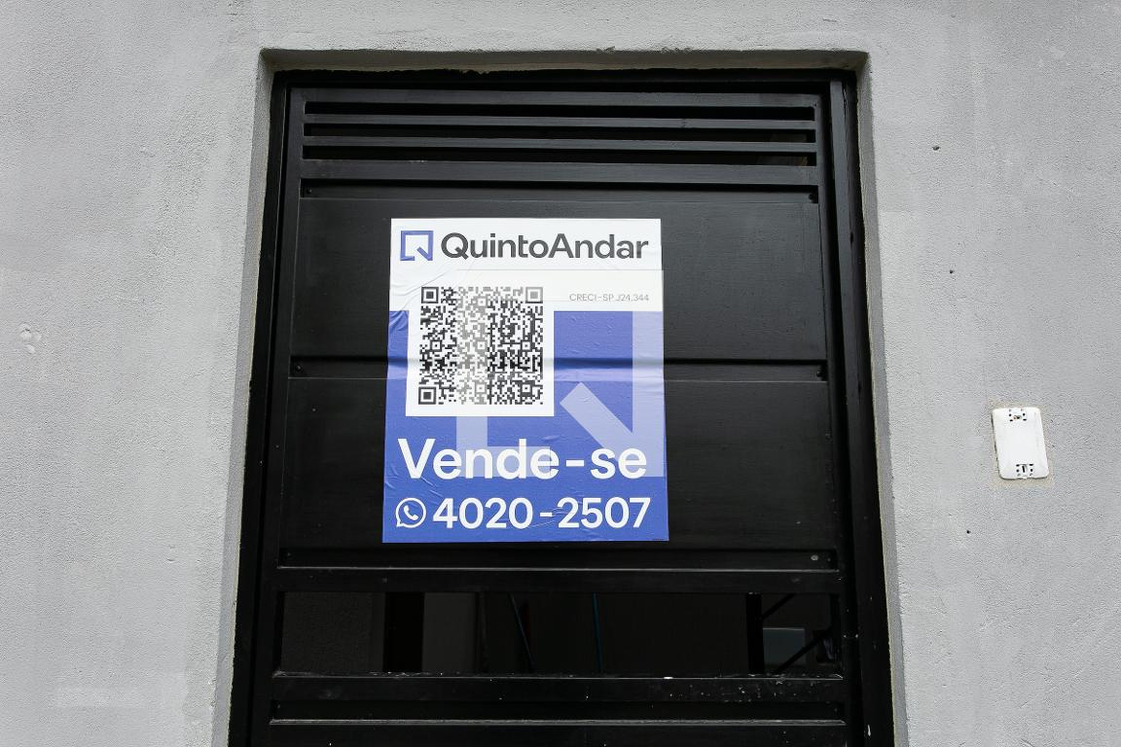 Fachada do Condomínio Condomínio em Rua Henrique Osvaldo, 2