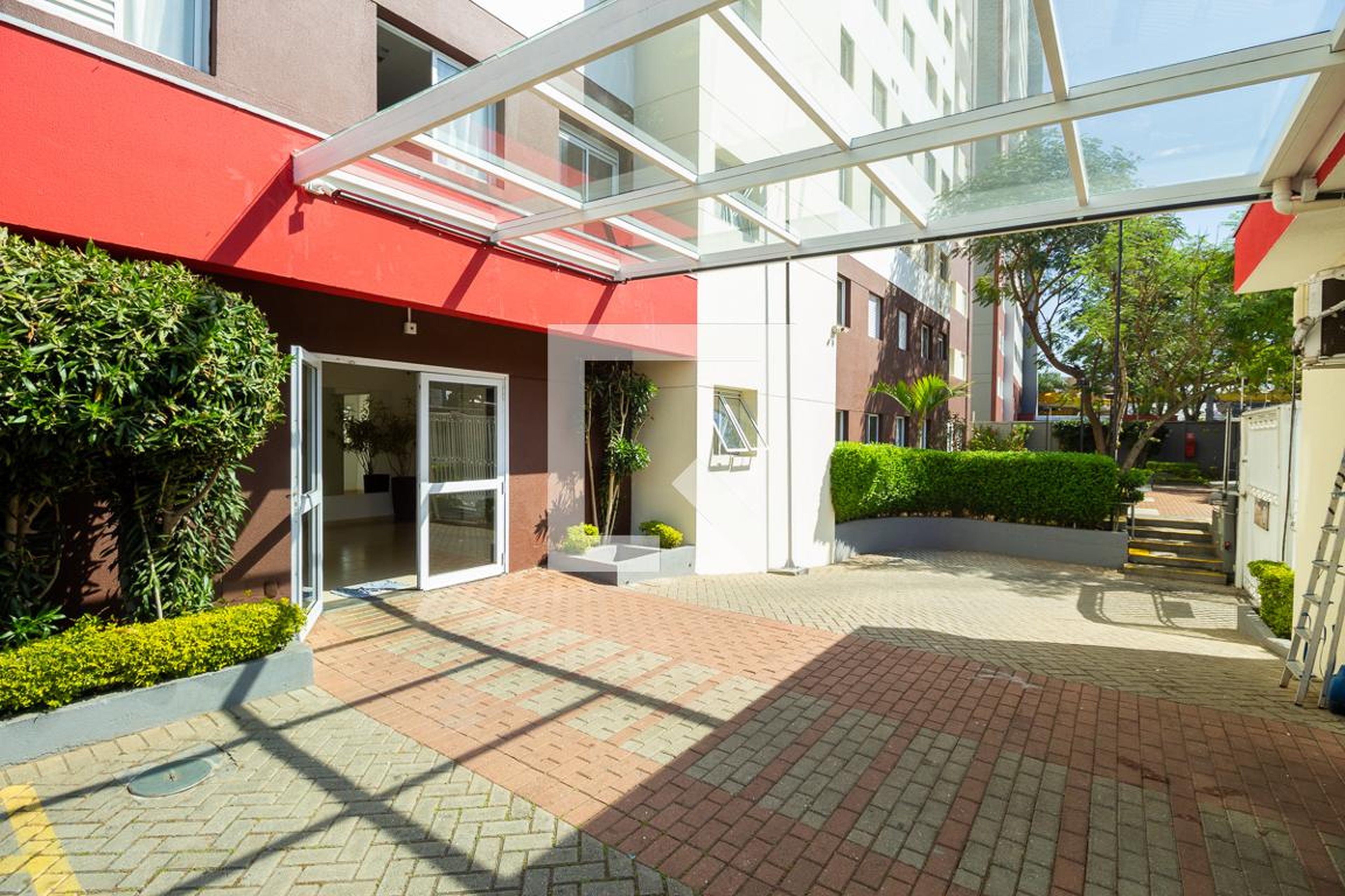 Entrada Condomínio em Rua Pedro Pomponazzi, 5814