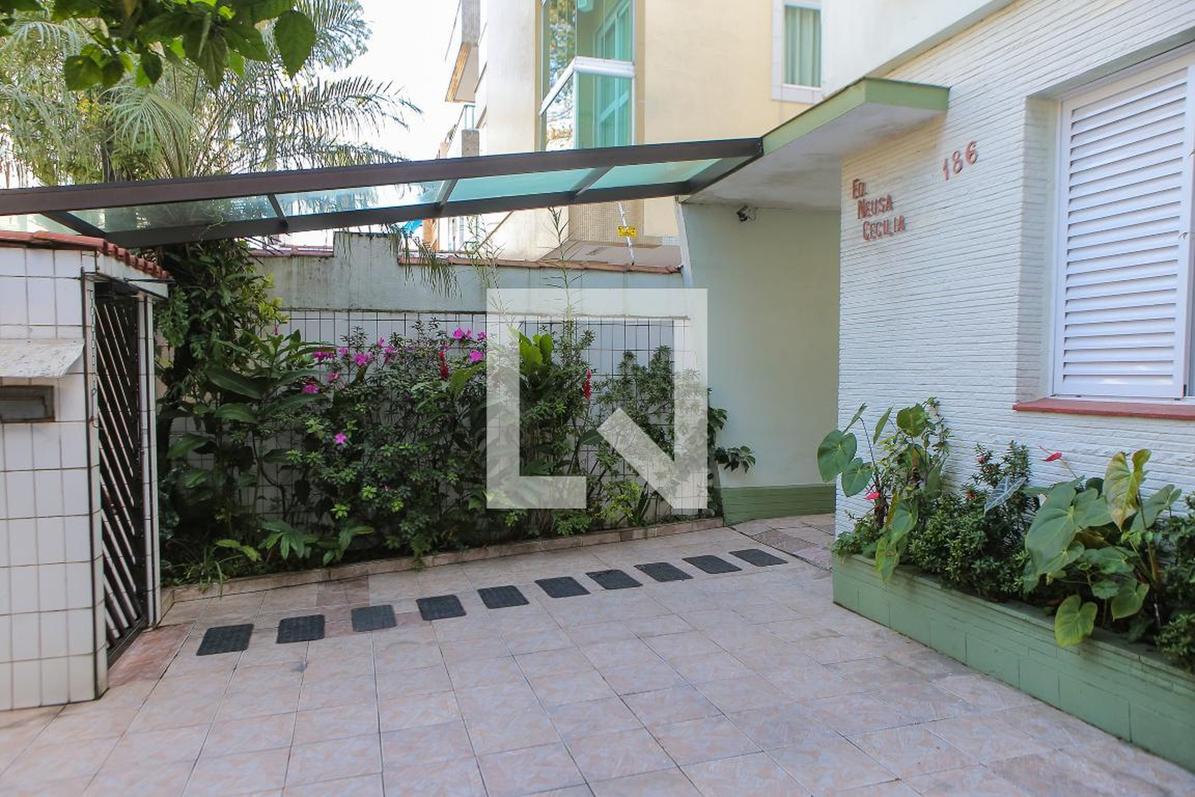 Entrada - Edifício Neusa Cecilia