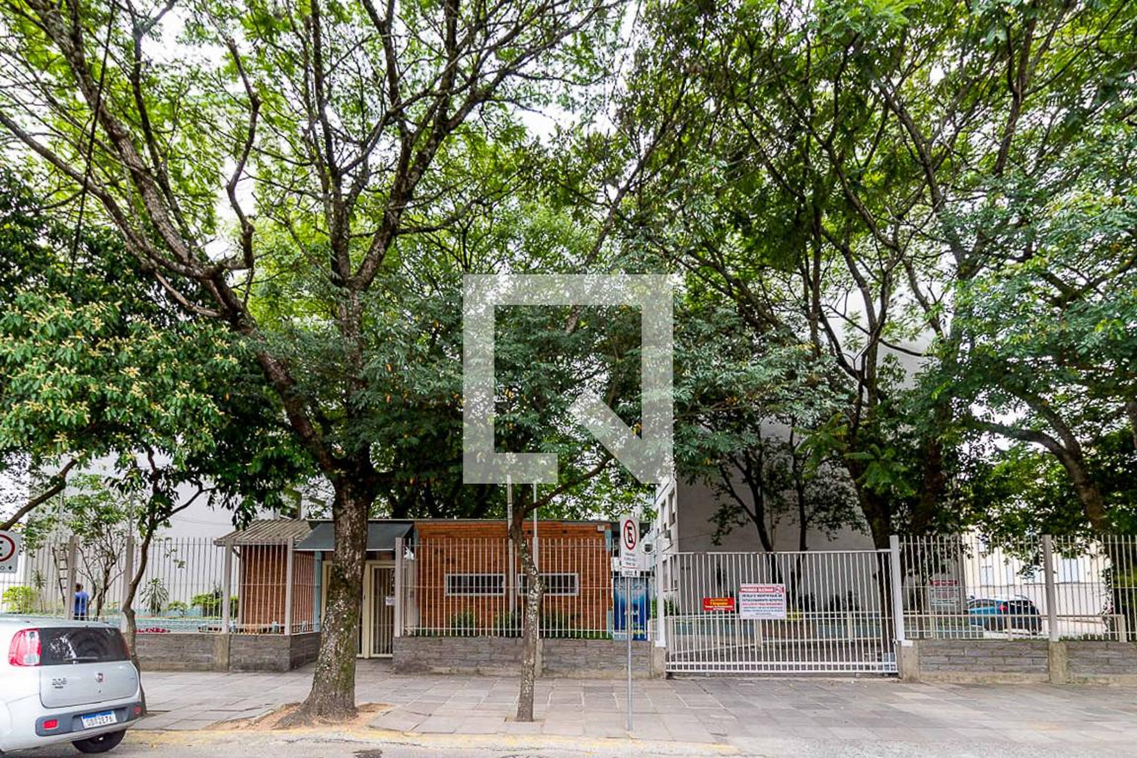 Fachada do Condomínio Condomínio Barão do Cahy