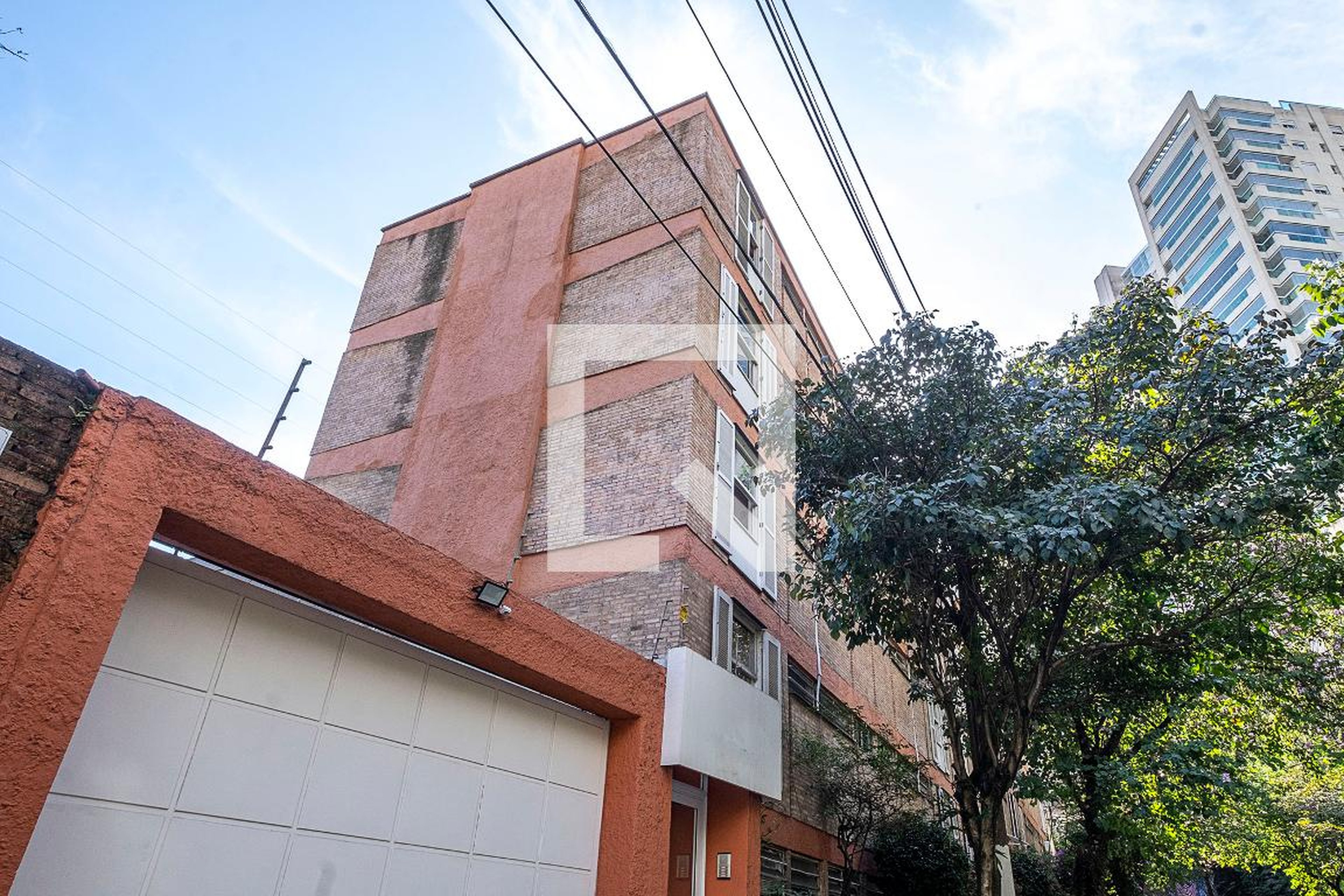 Fachada Condomínio em Rua Girassol, 1515