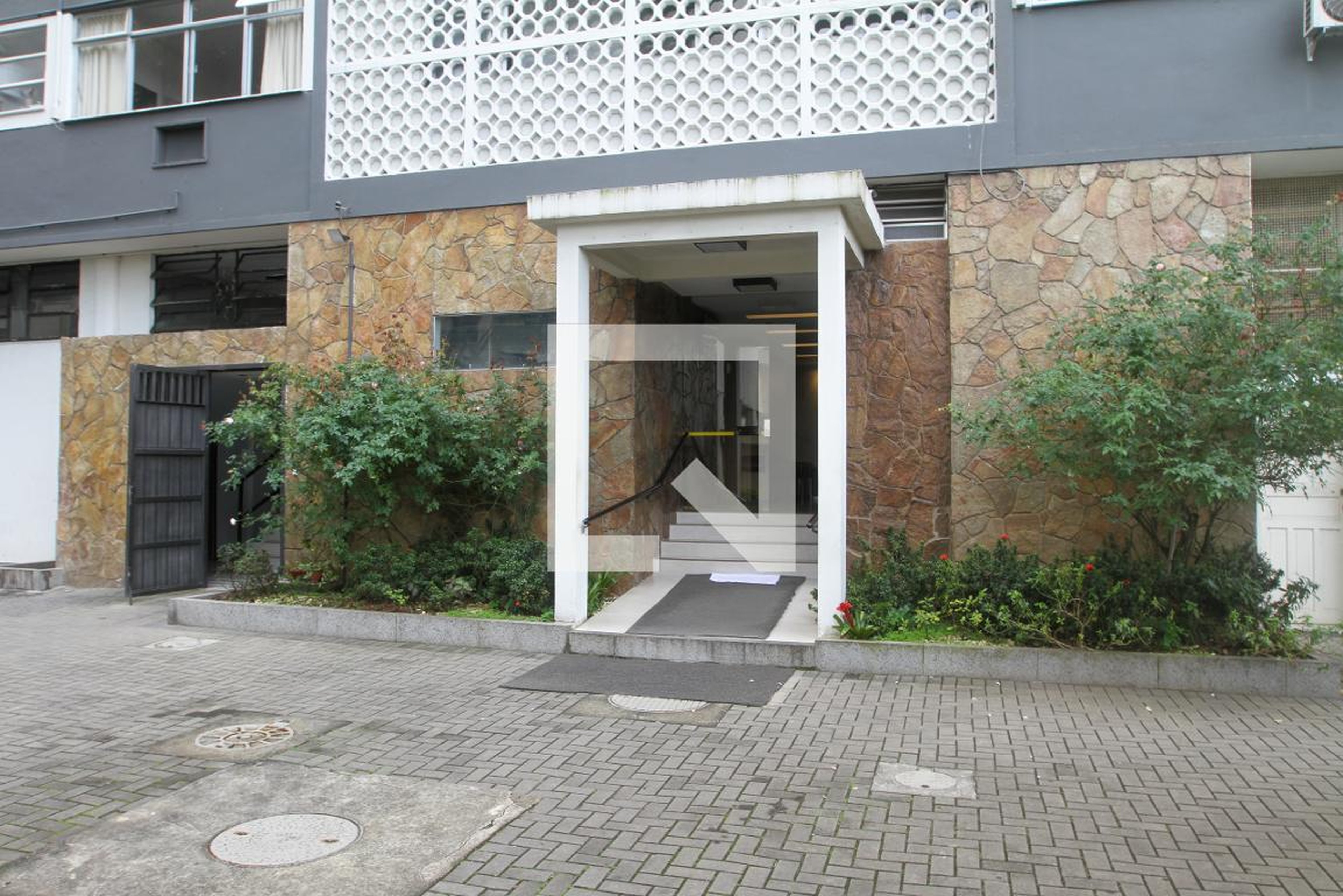 Entrada do Prédio - Jardim de Alah