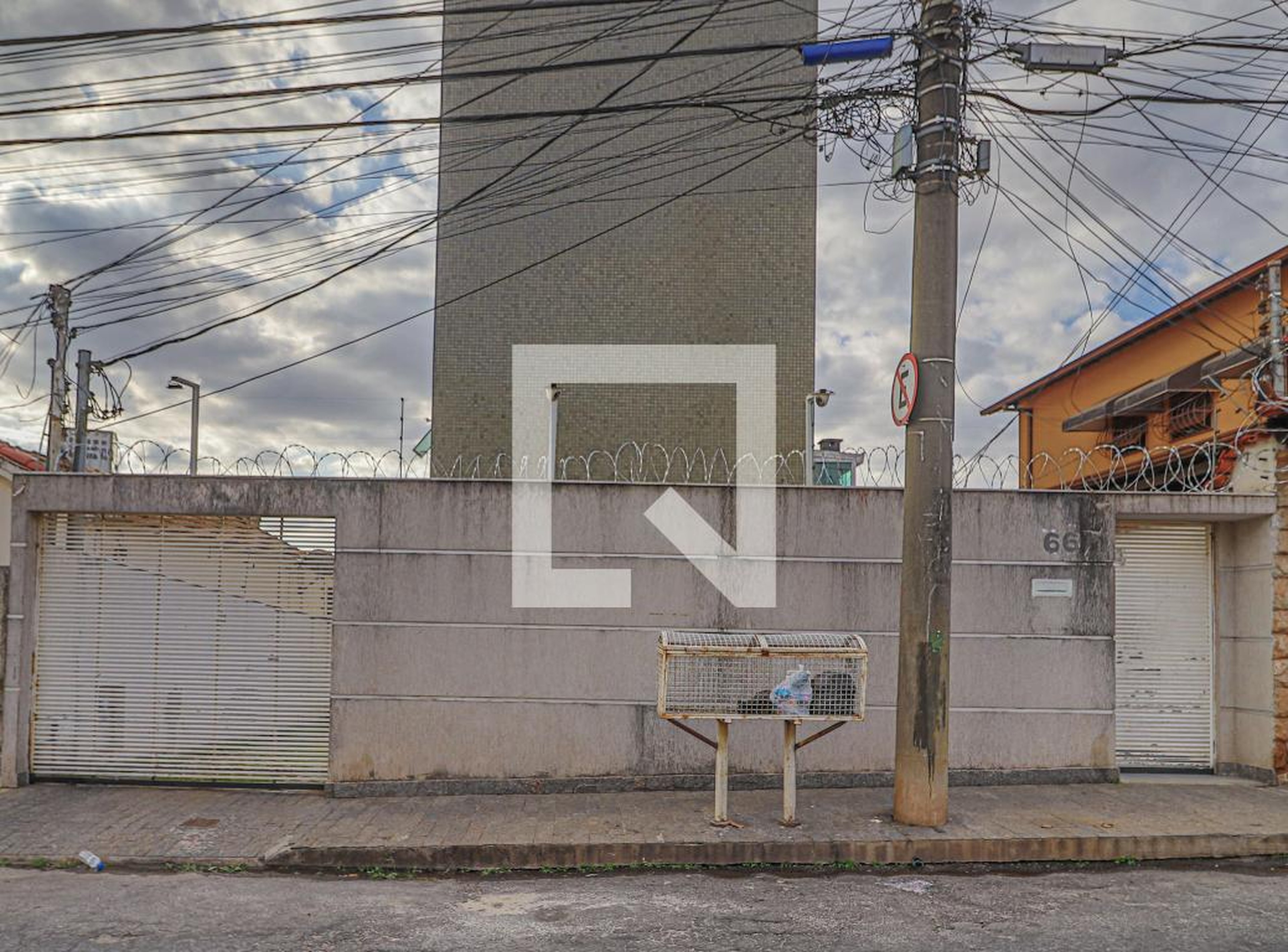 Fachada Condomínio em Rua Coronel Alves, 66