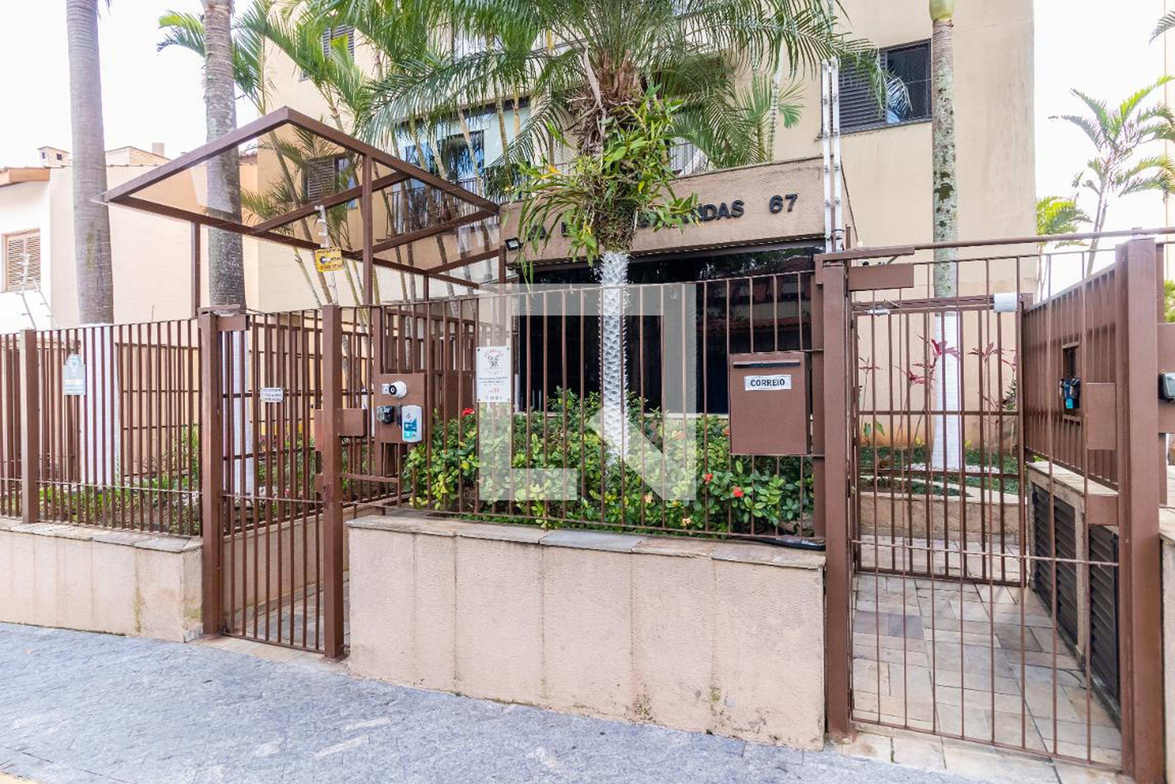 Fachada do Condomínio Edifício das Margaridas