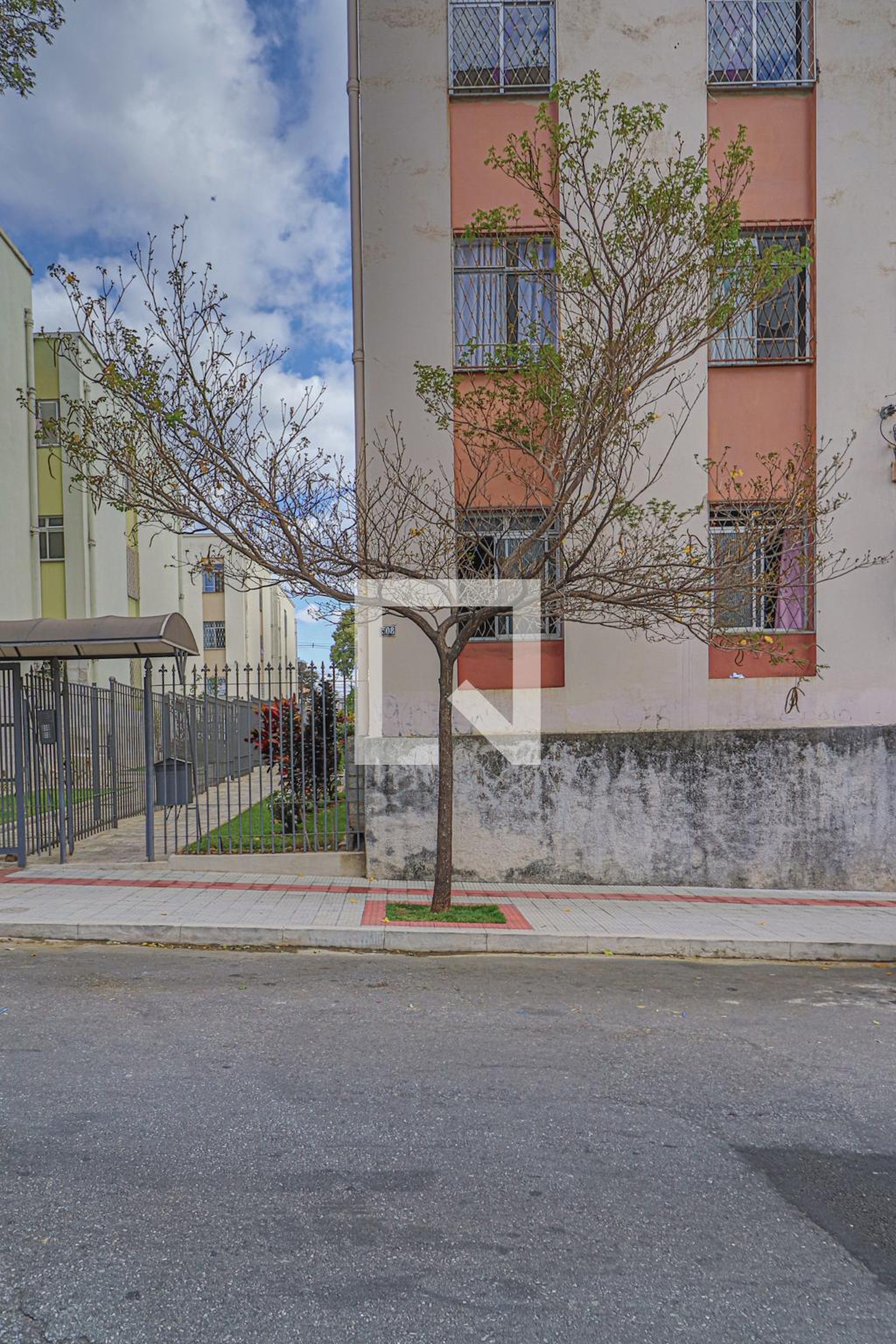 Fachada Condomínio em Rua Professor Pimenta da Veiga, 508