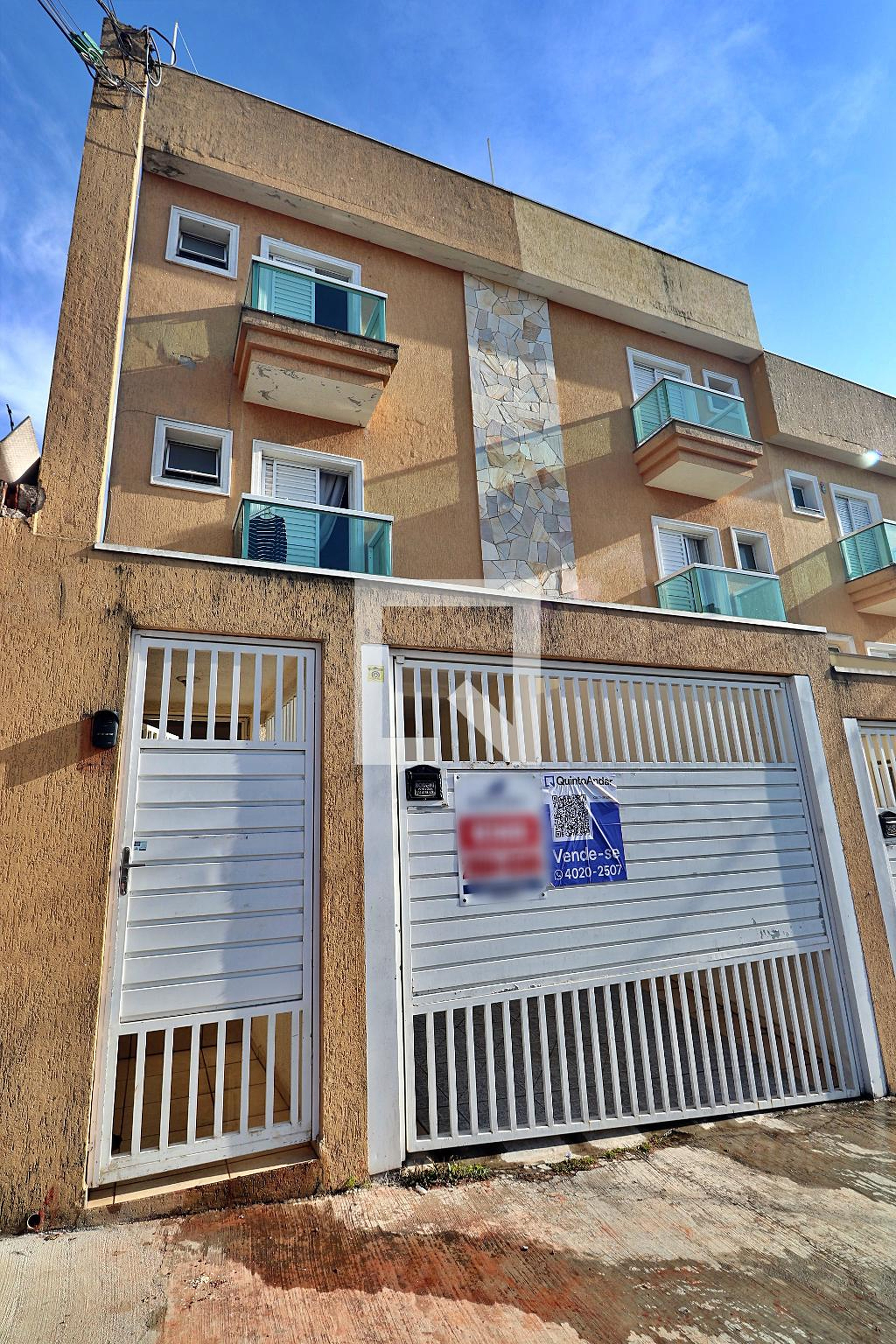 Fachada Condomínio em Rua Evangelista de Souza, 1428