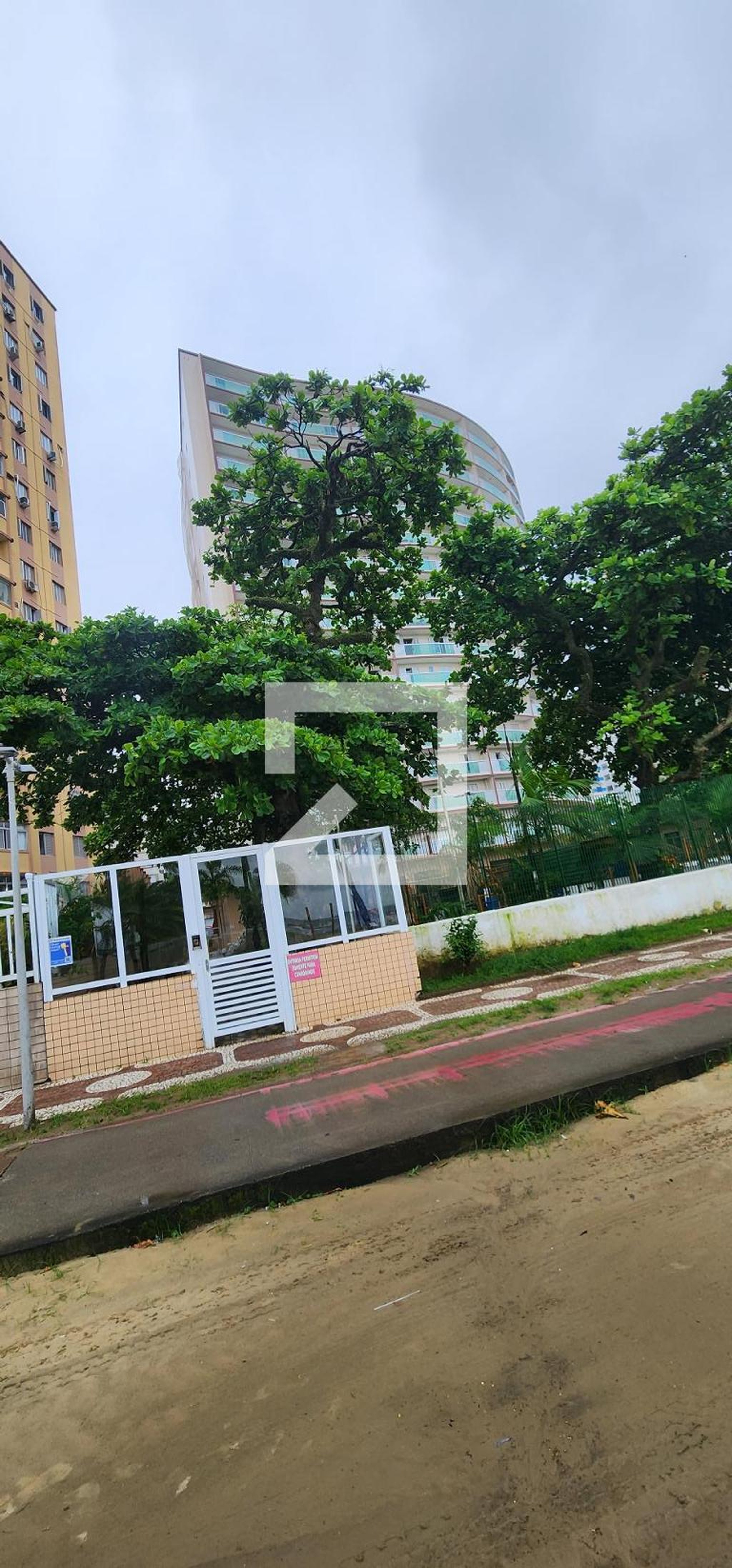 Fachada do Prédio Condomínio Ita-ubá