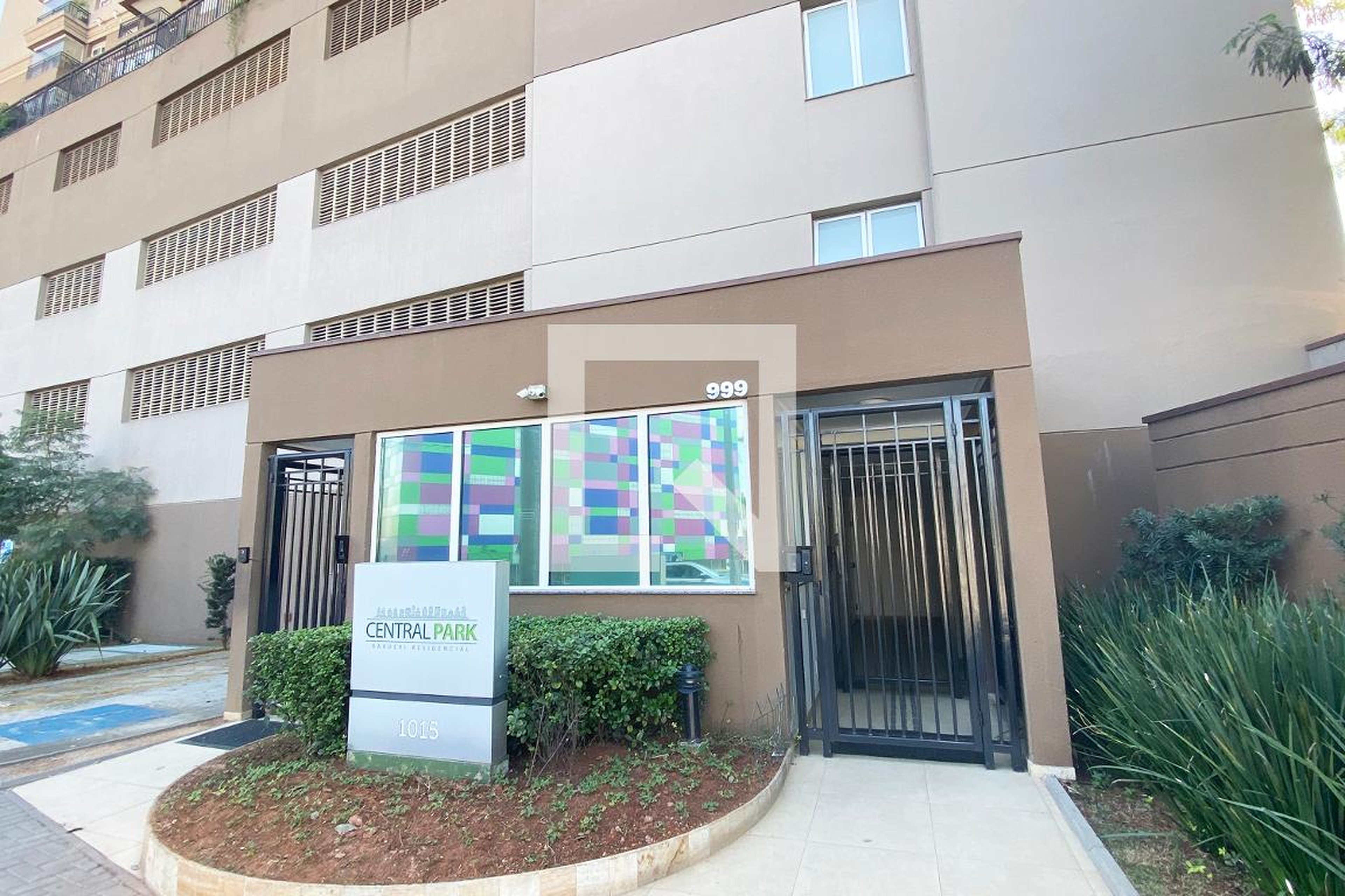 Fachada do Condomínio Condomínio Central Park