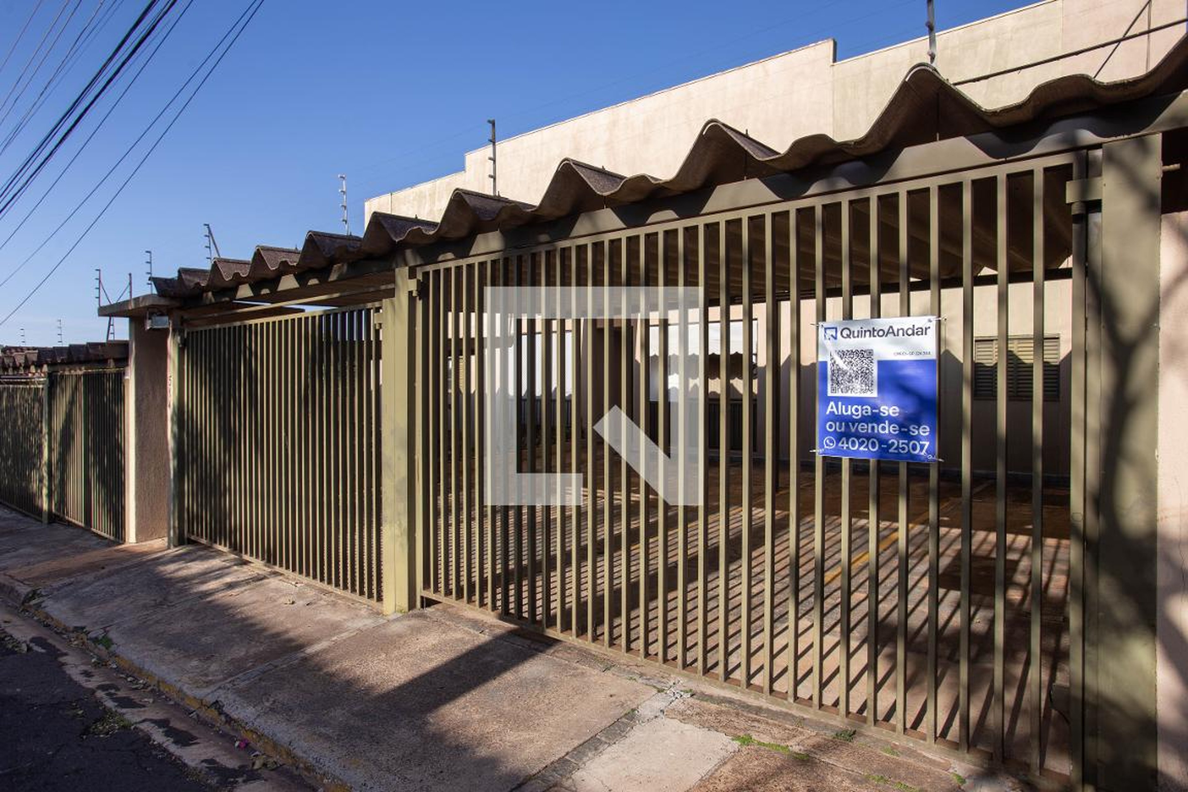 Fachada Condomínio em Rua Miguel Barachini, 514