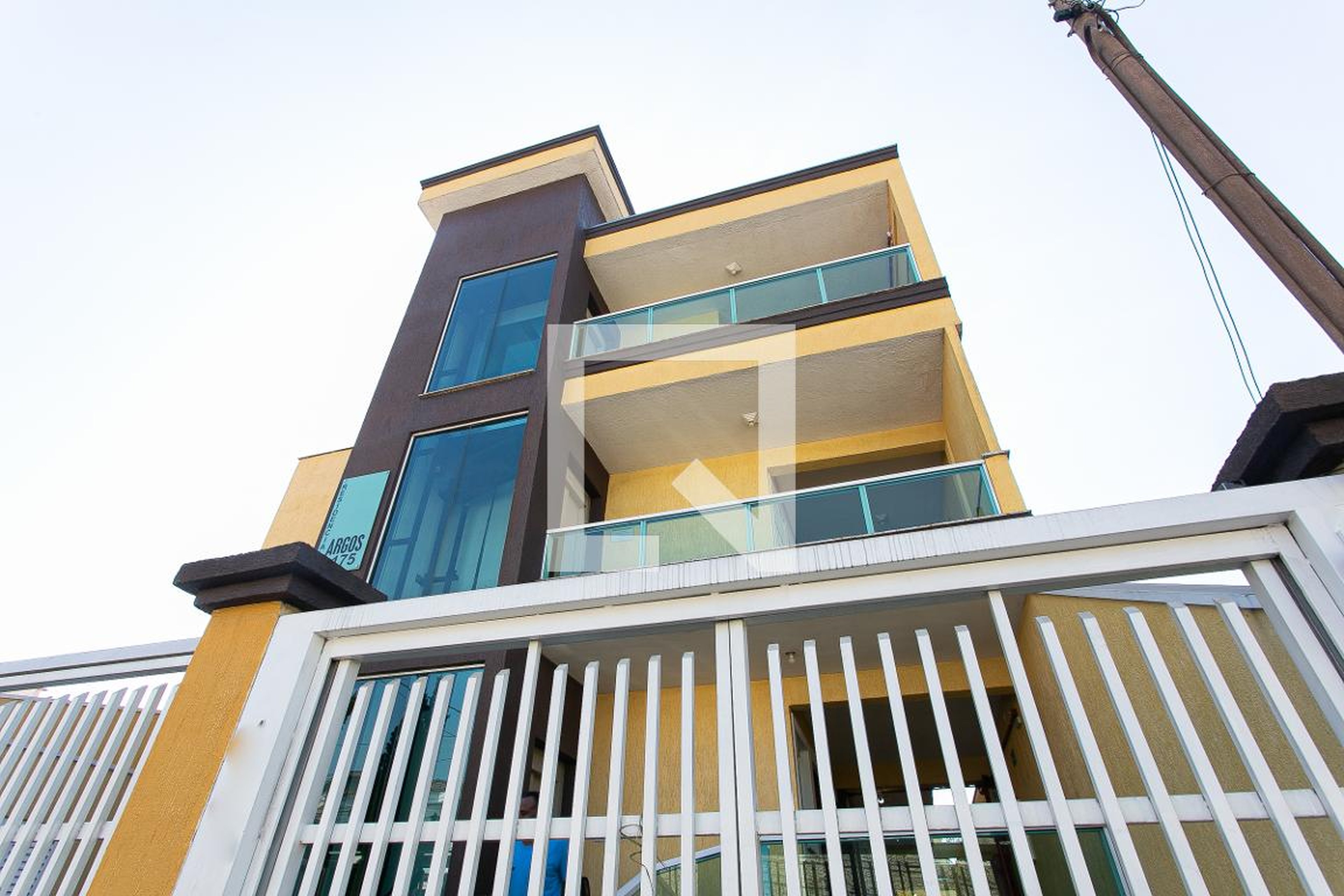 Fachada do Condomínio Condomínio Argos