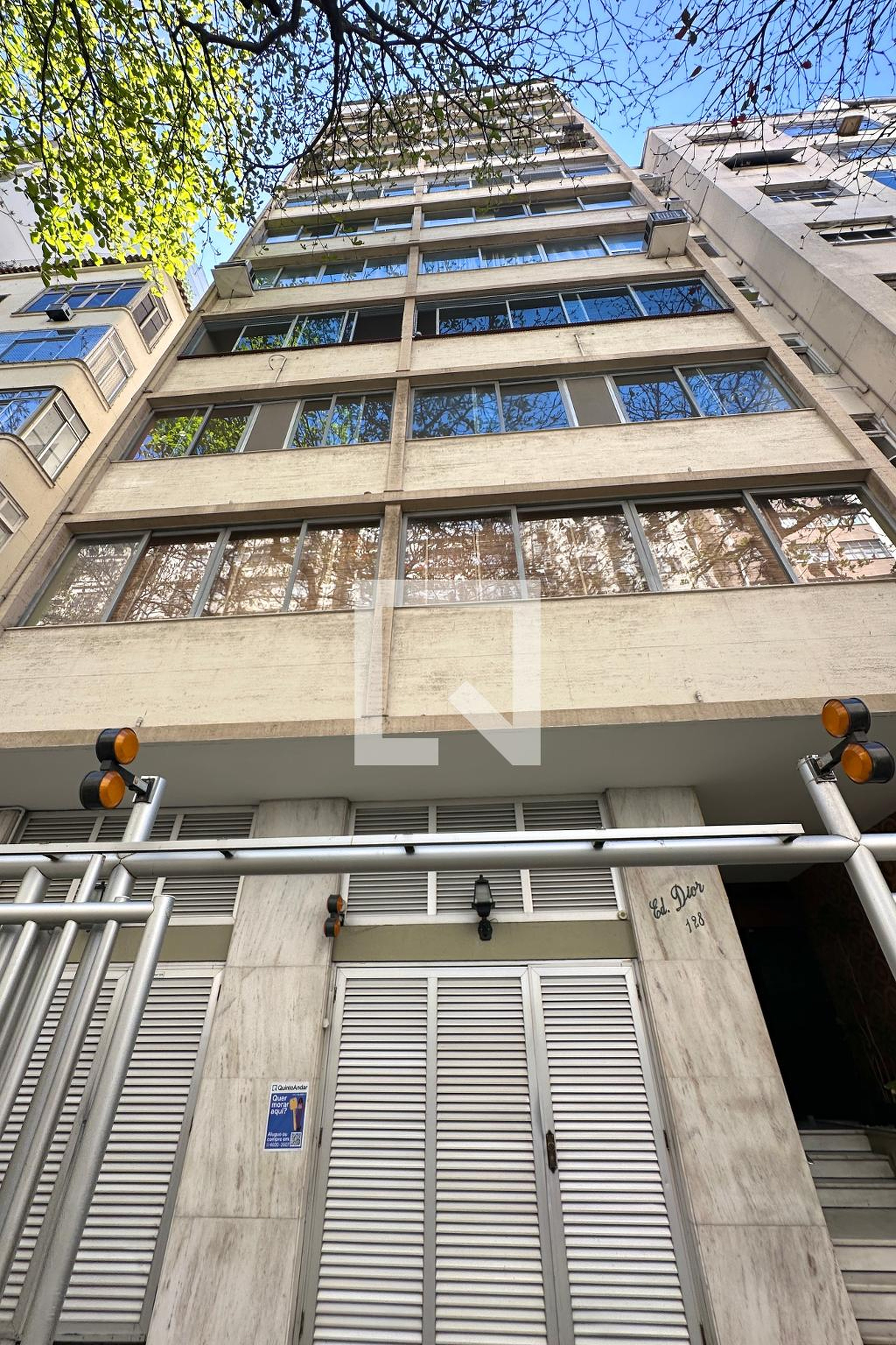 Fachada Condomínio em Rua Sá Ferreira, 128