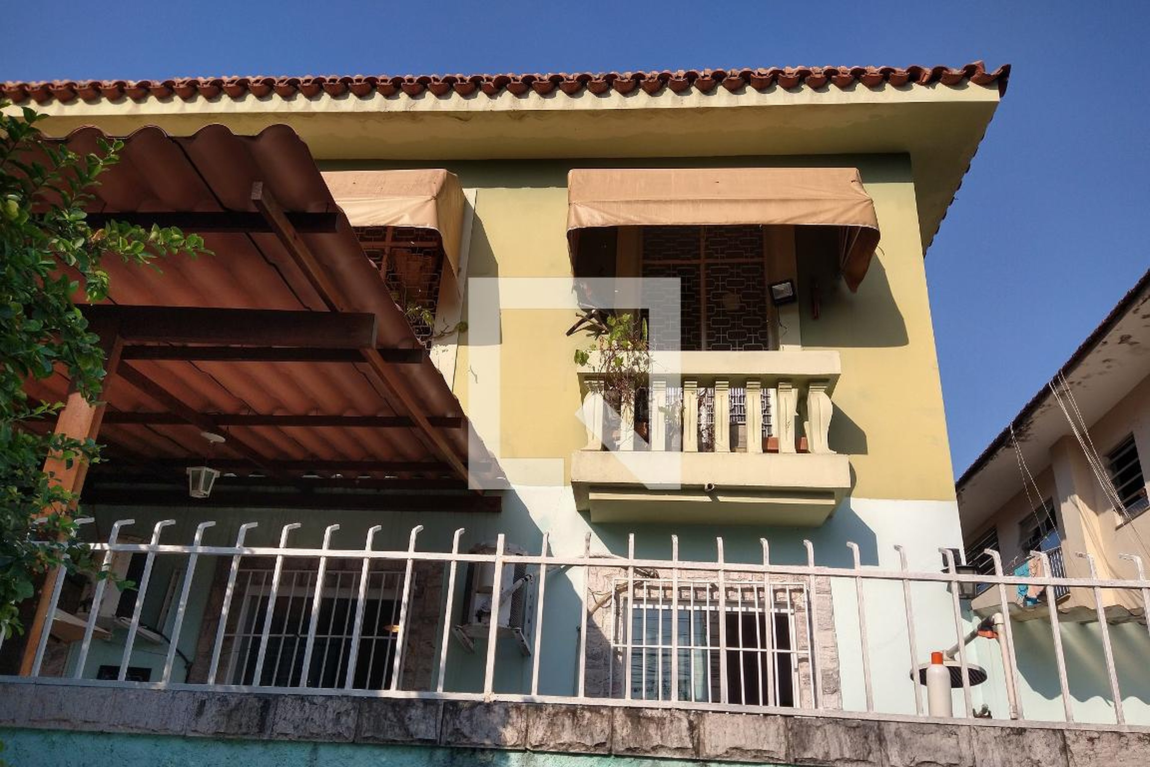 Fachada Condomínio em Rua Jagoroaba, 81