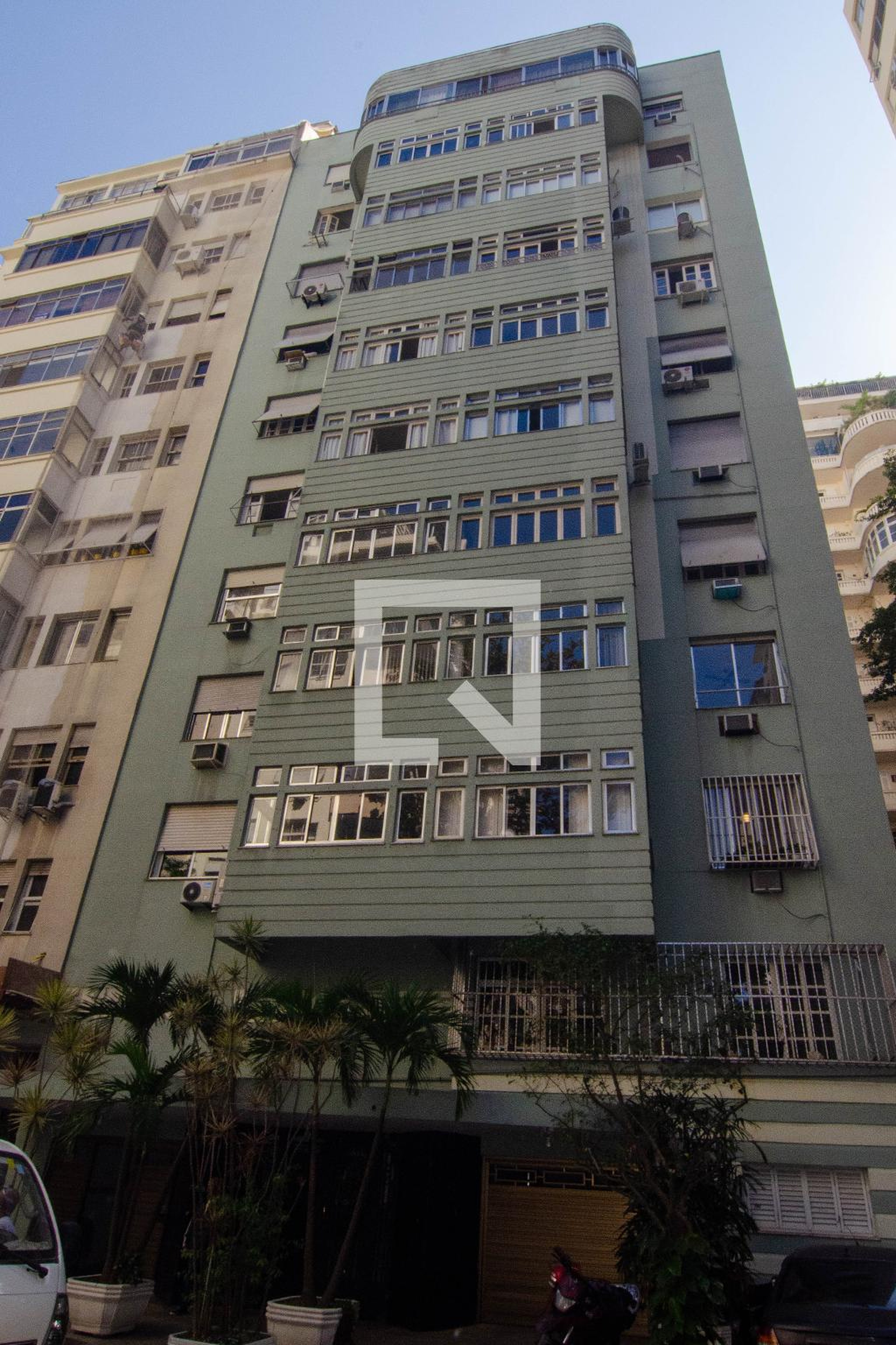 Fachada Condomínio em Av. Nossa Sra. de Copacabana, 6