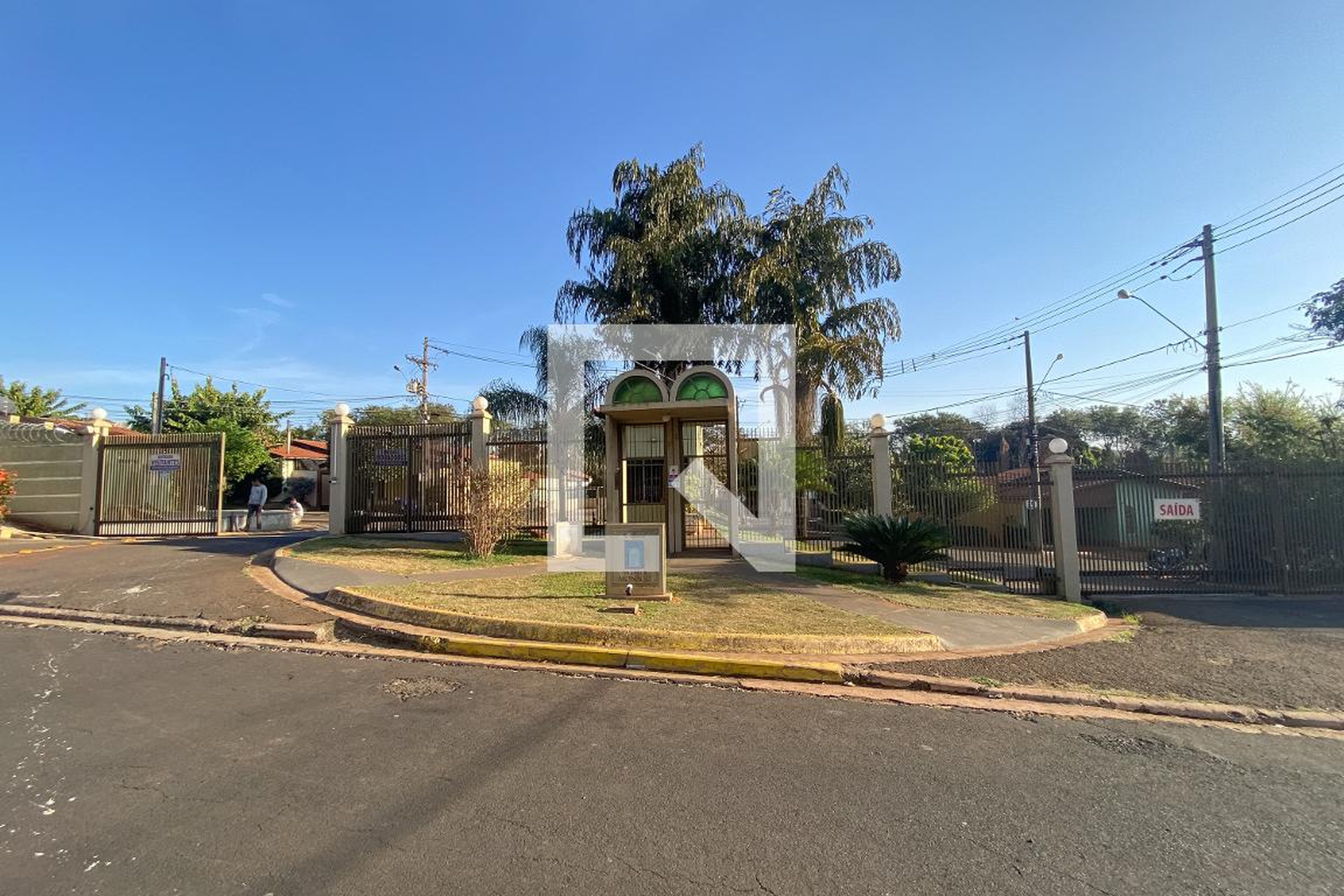 Fachada do Condomínio Condomínio Villas di Monaco