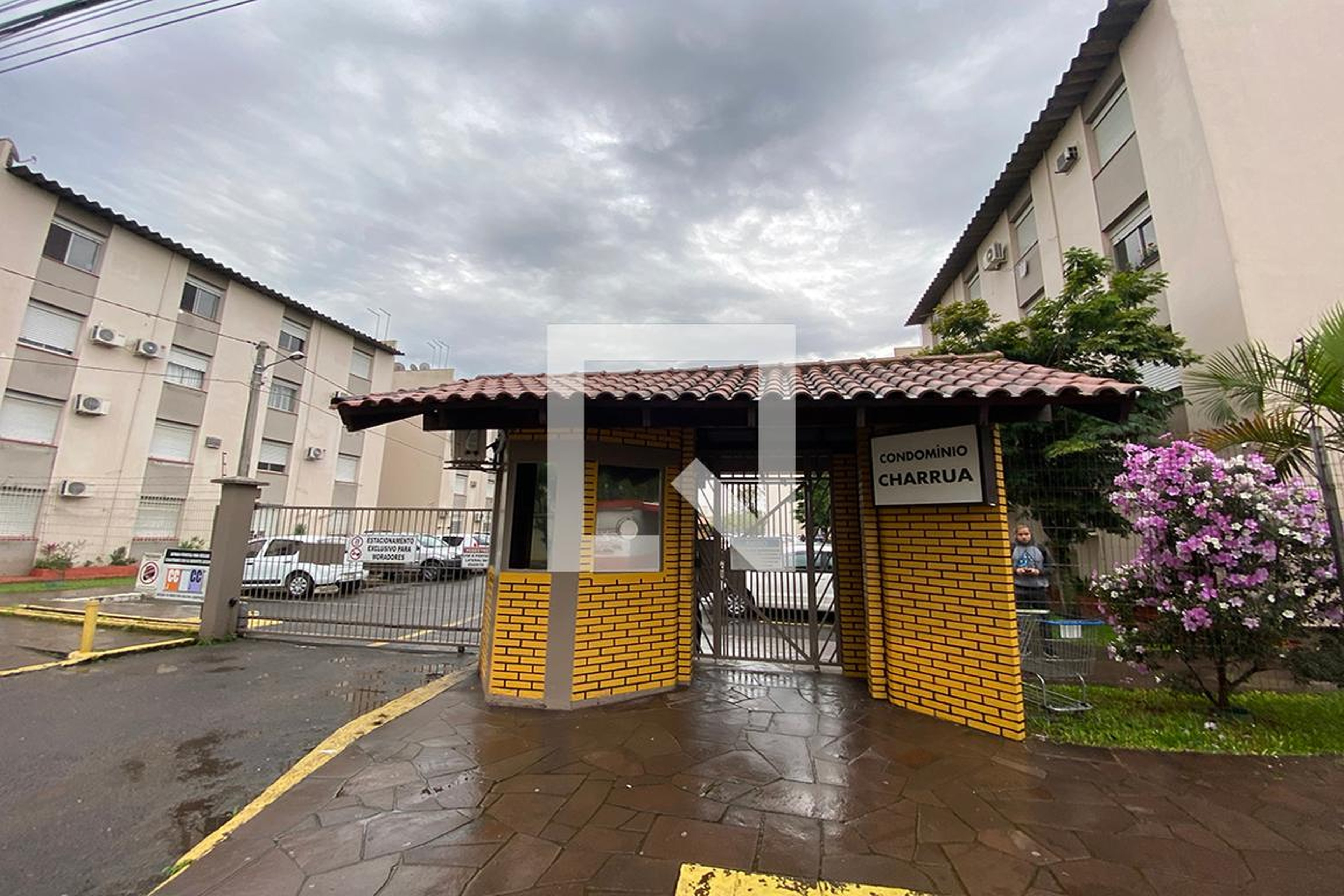 Fachada do Condomínio Condomínio Charrua