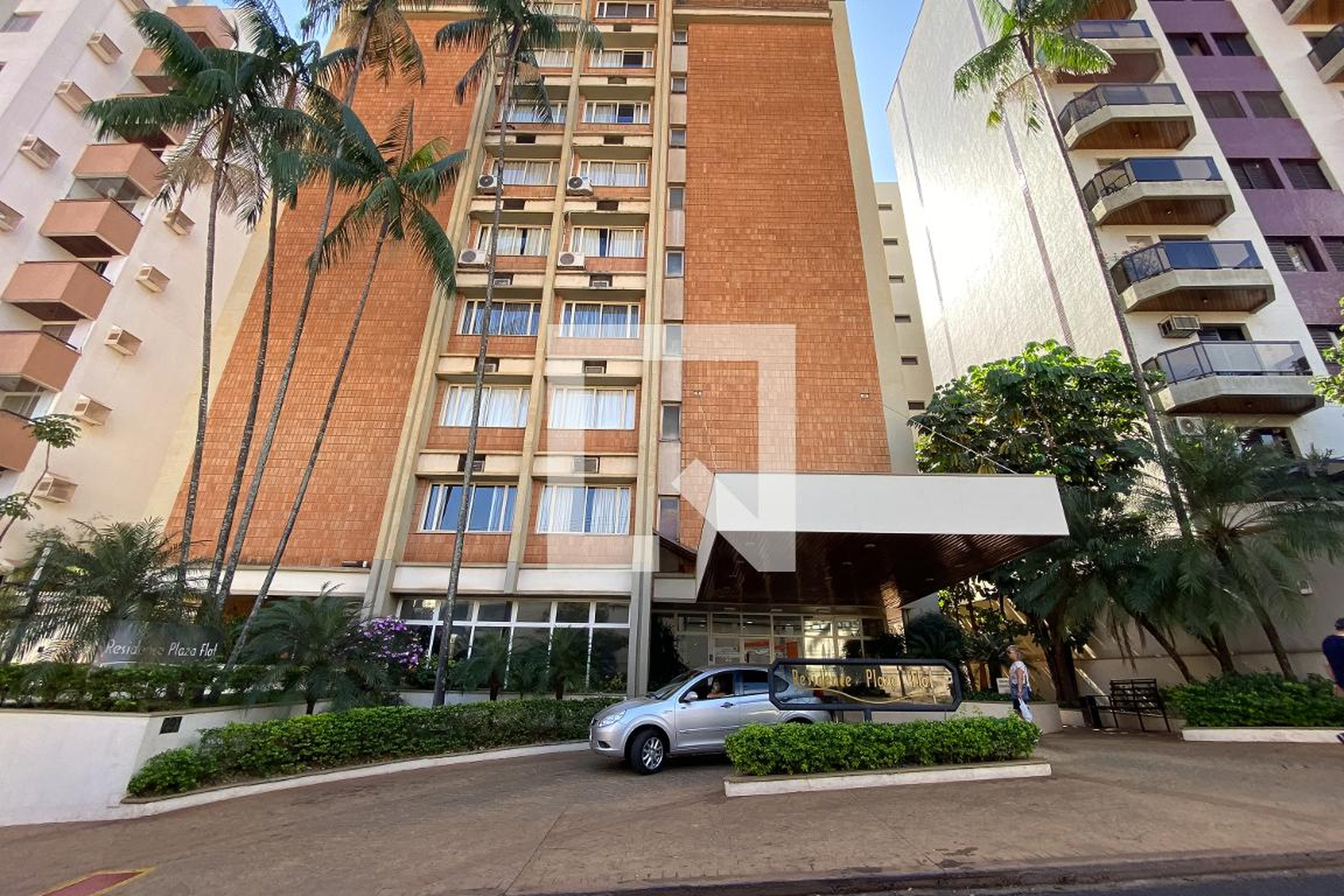Fachada do Prédio Condomínio Residence Plaza Flat