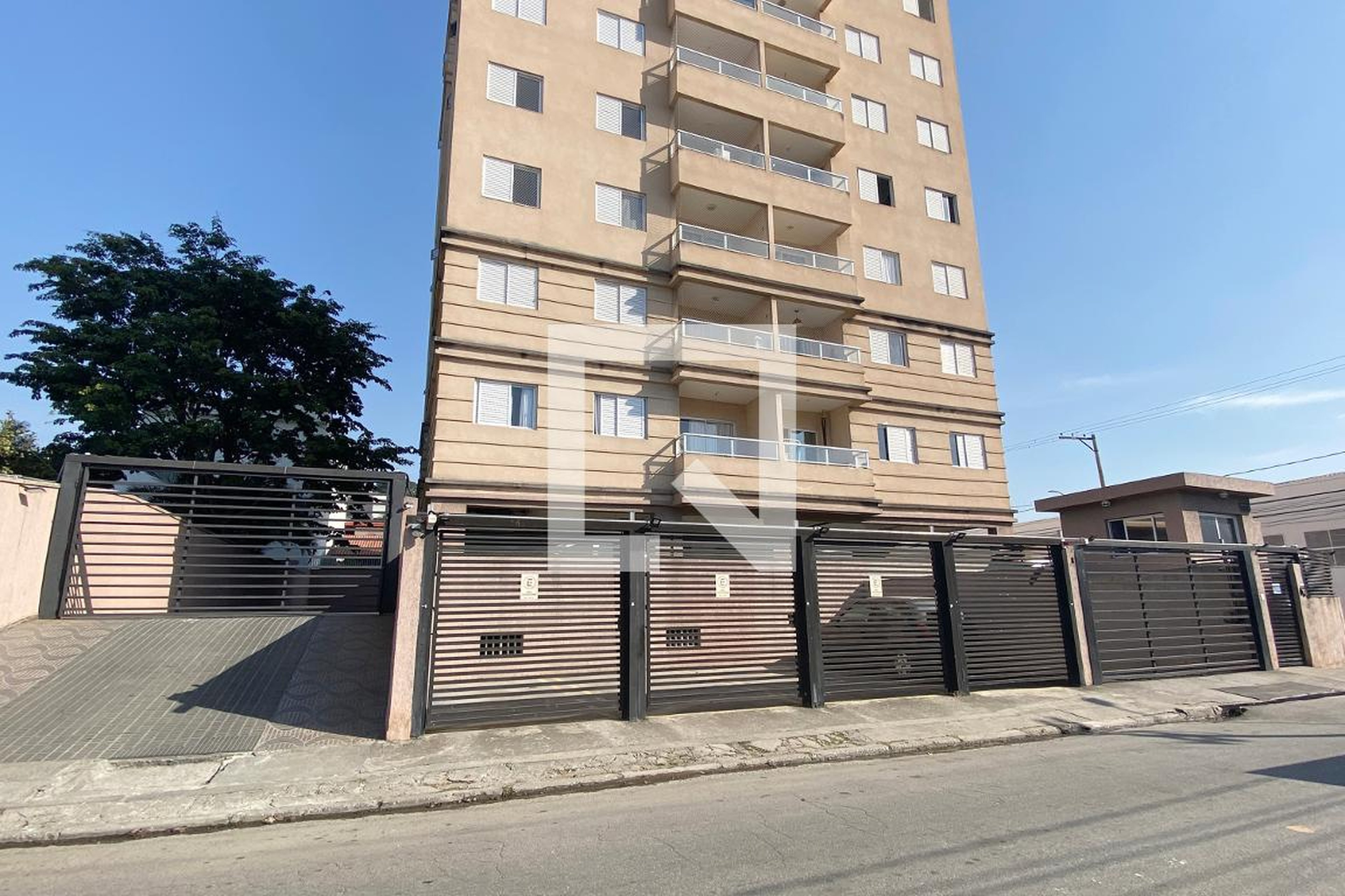 Fachada do Condomínio Edifício Raiza II