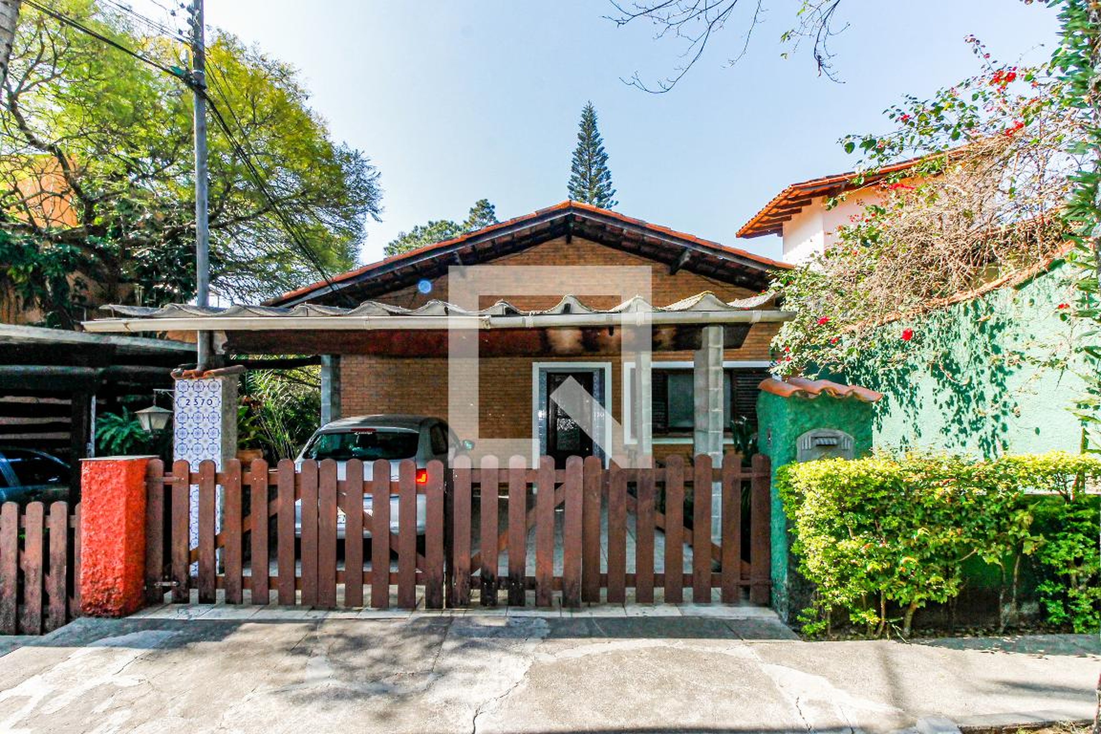 Fachada Condomínio em Rua Ministro José Geraldo Rodrigues Alckmin, 2370