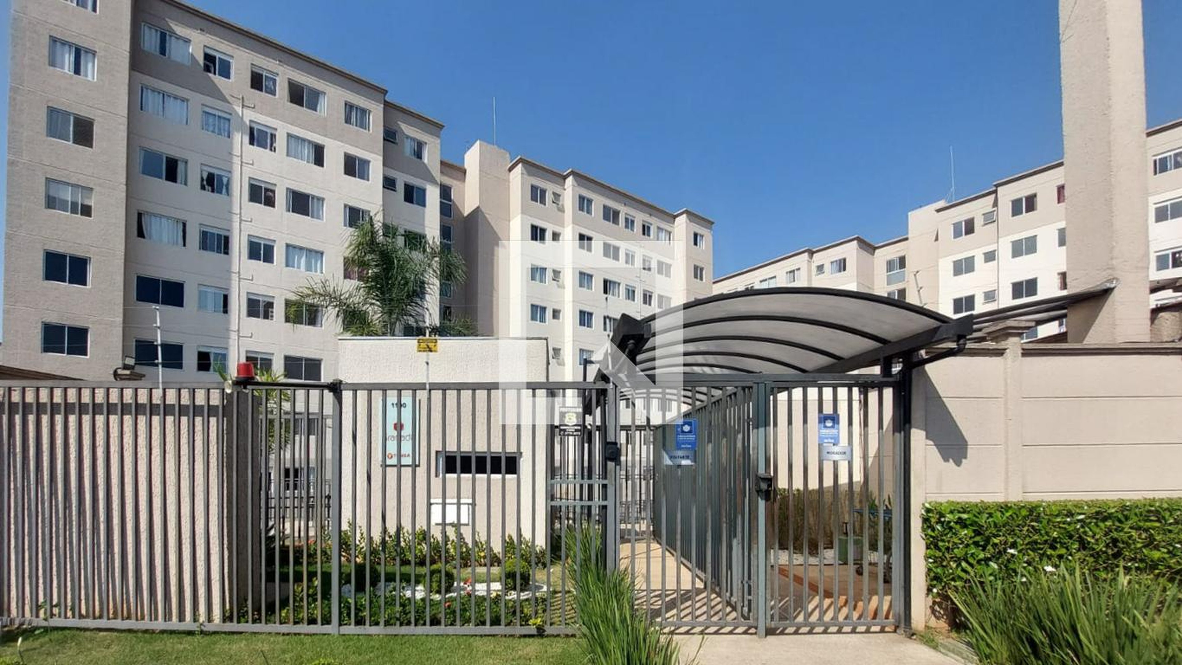 Fachada Condomínio em Rua Kenkiti Shimomoto, 1101