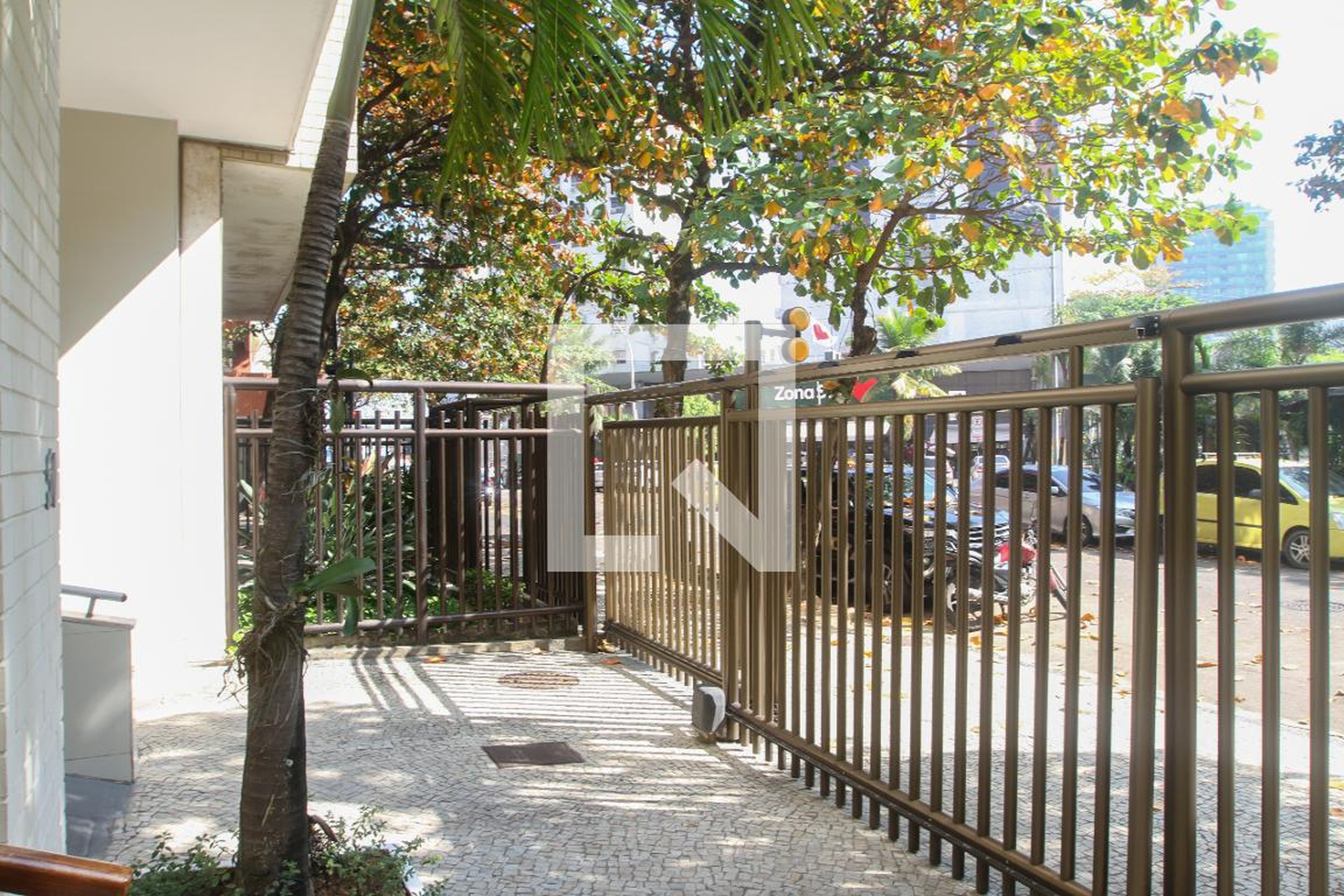 Entrada do Prédio - Edifício Remanso