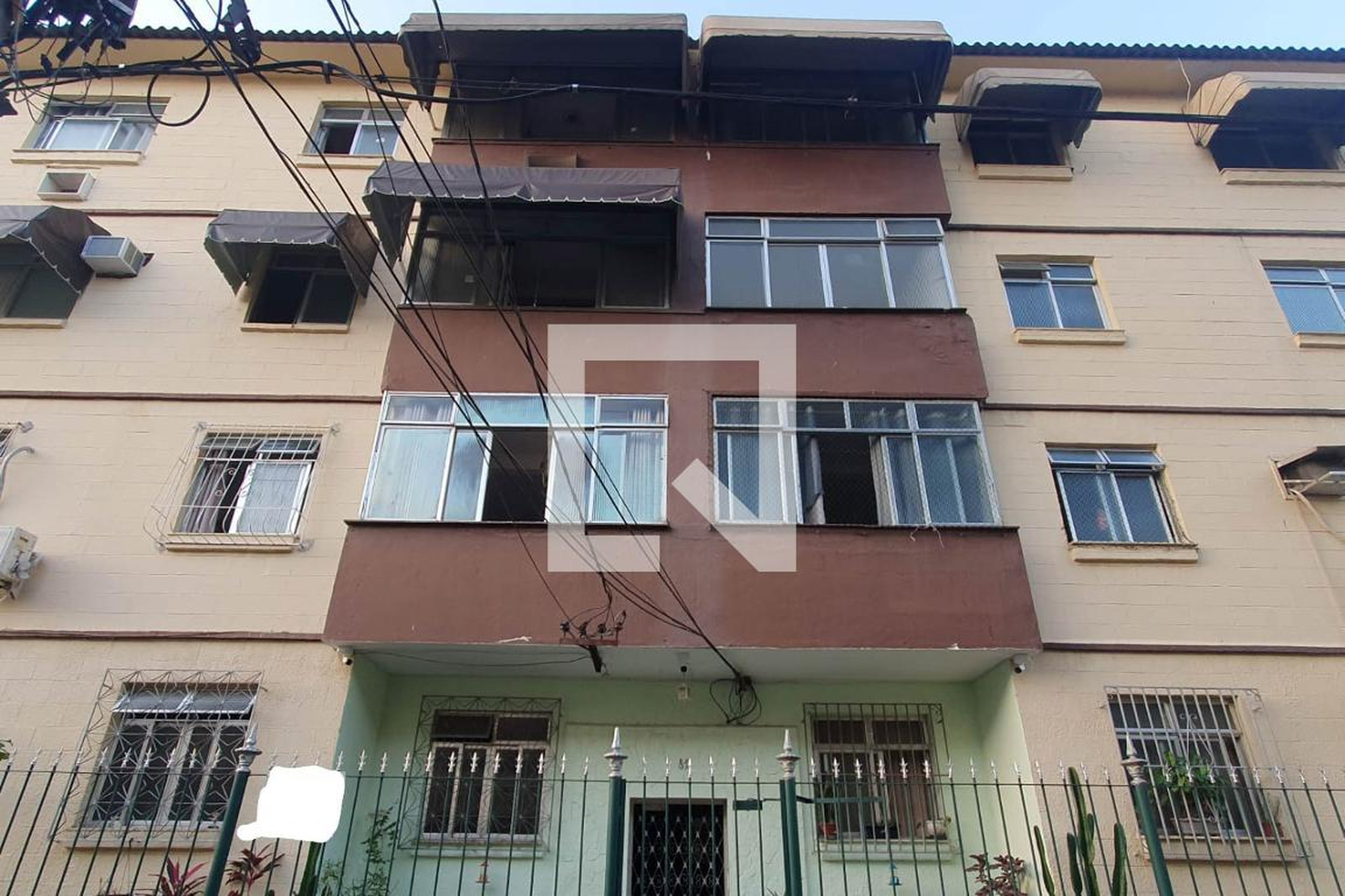 Fachada Condomínio em Rua Reginaldo Pardelha, 81