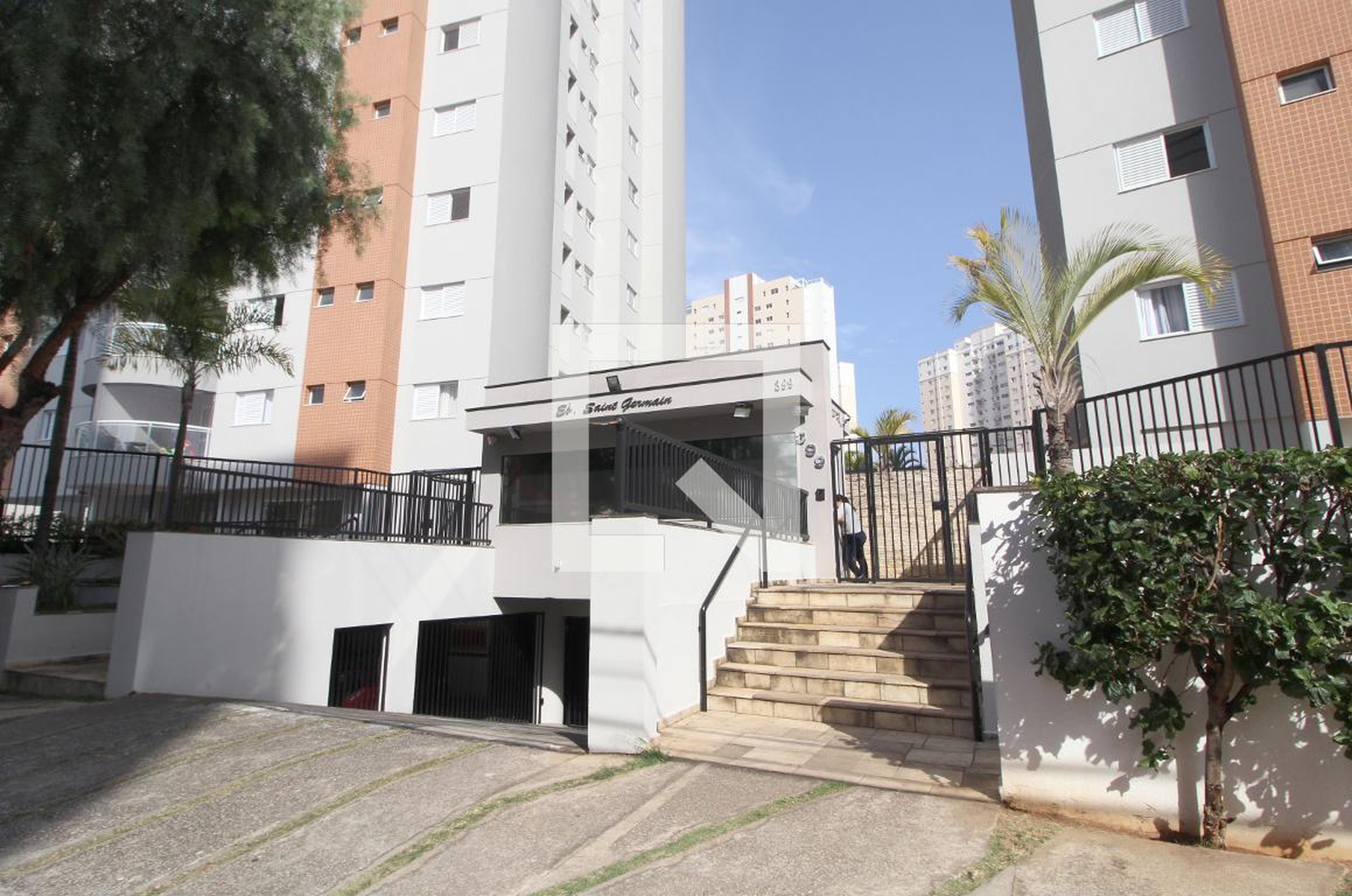 Fachada do Condomínio Condomínio Saint Germain