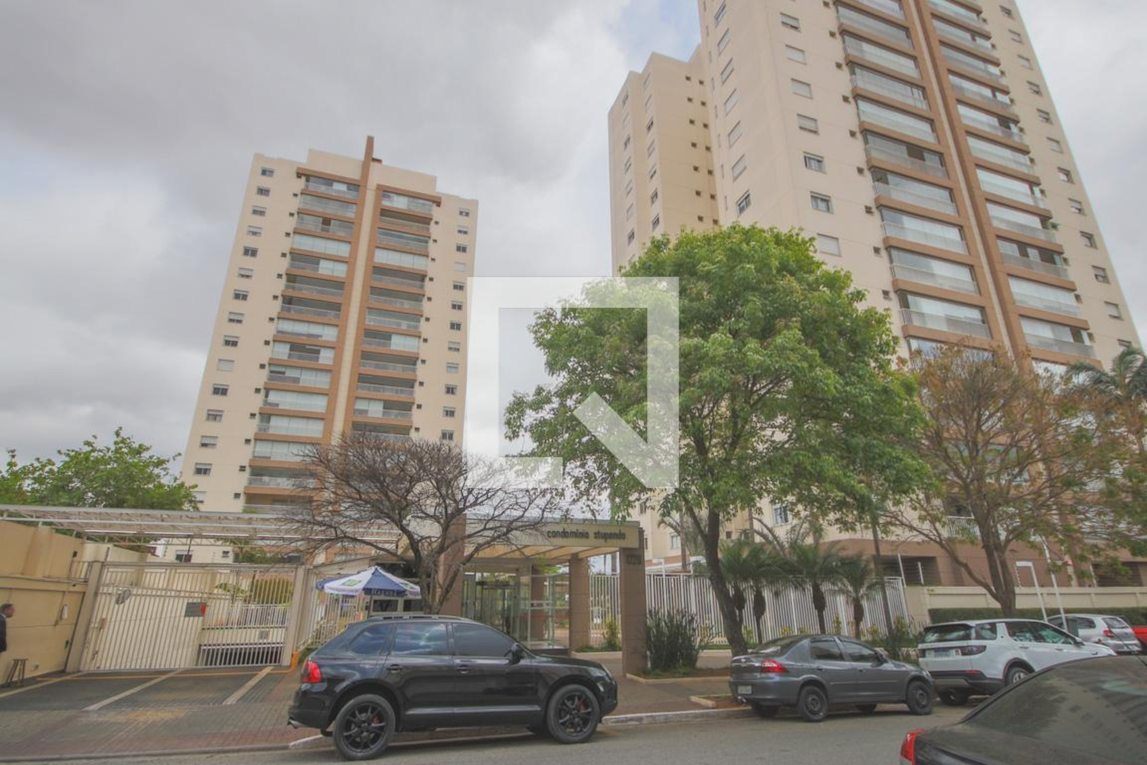 Fachada Condomínio em Rua João Antônio de Oliveira, 1392