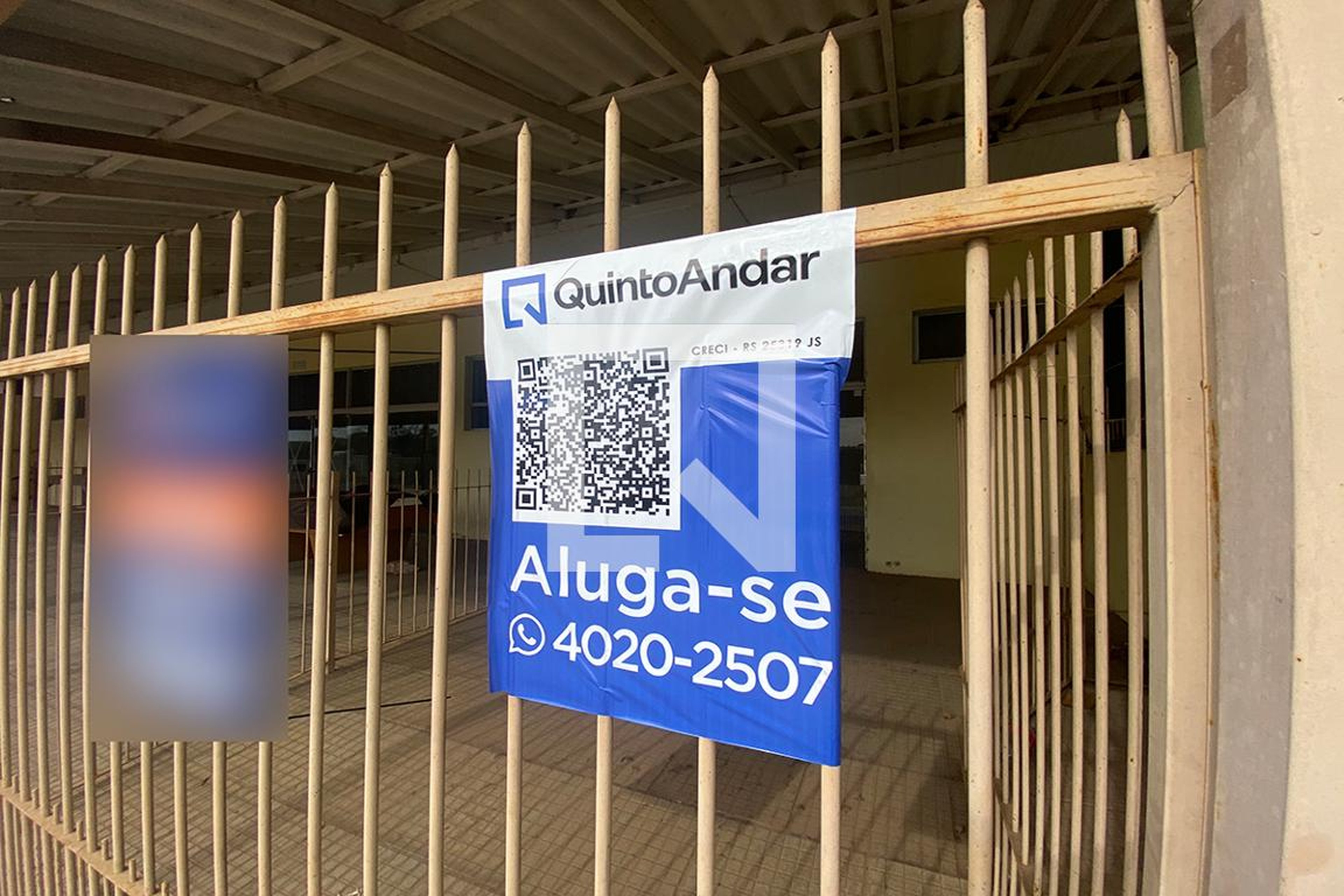 Fachada Condomínio em Rua Campo Bom, 170