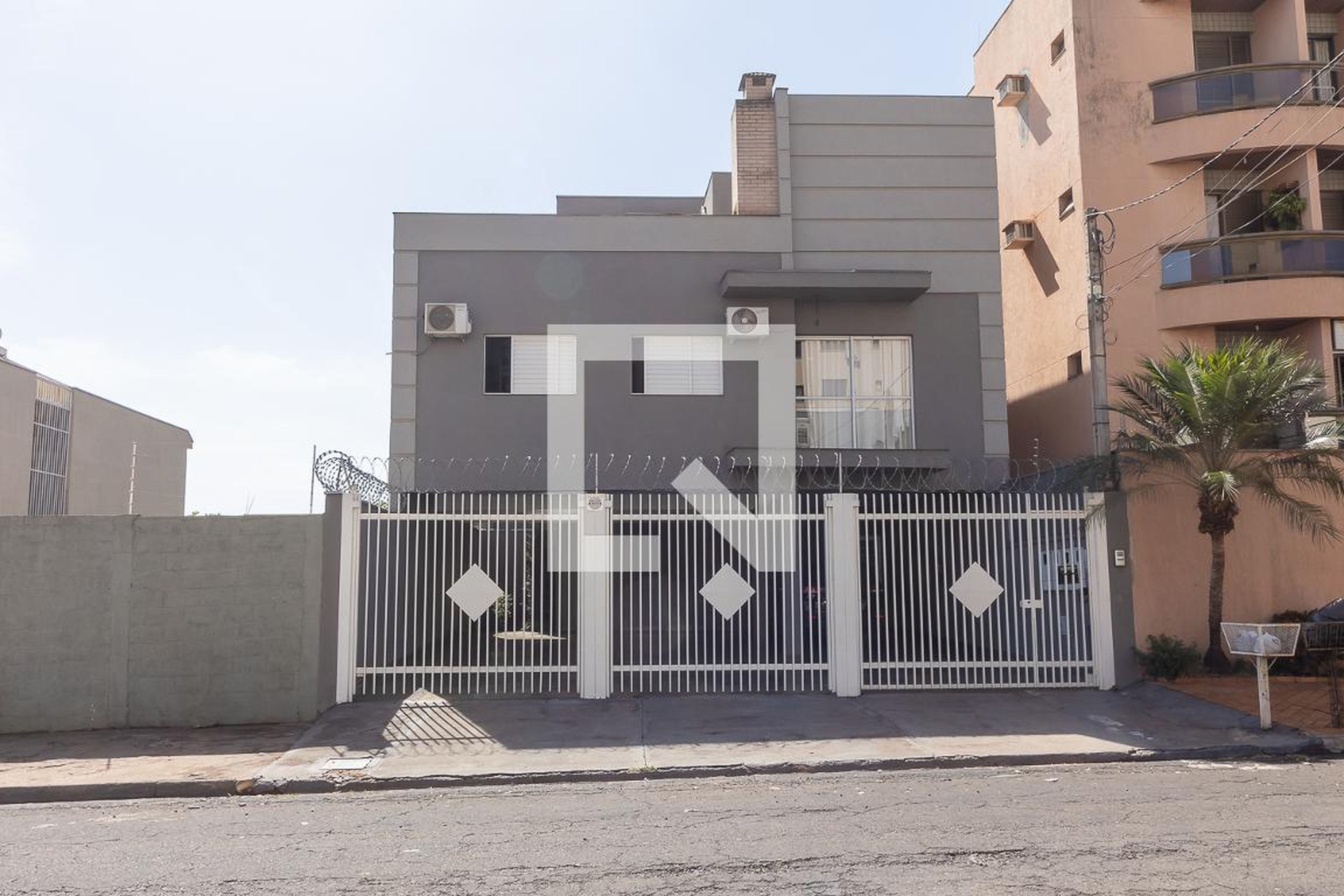 Fachada Condomínio em Rua Ércole Verri, 259