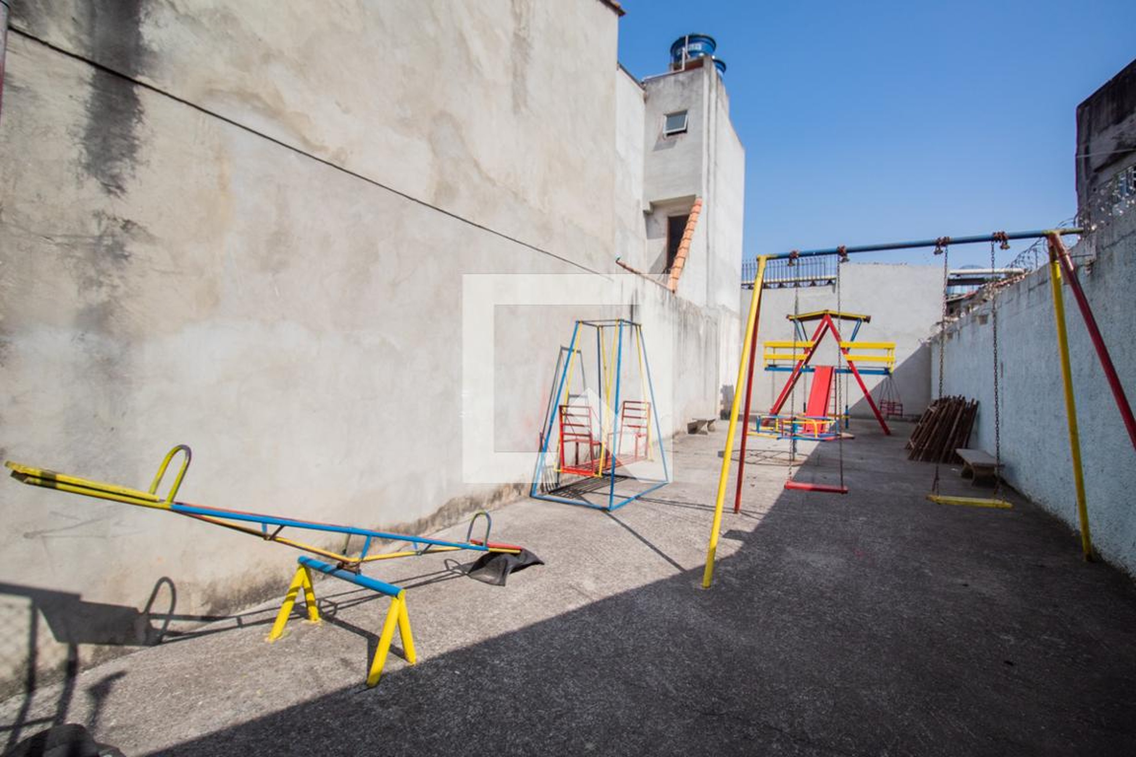 Playground Condomínio em Rua Rolando Curti, 239