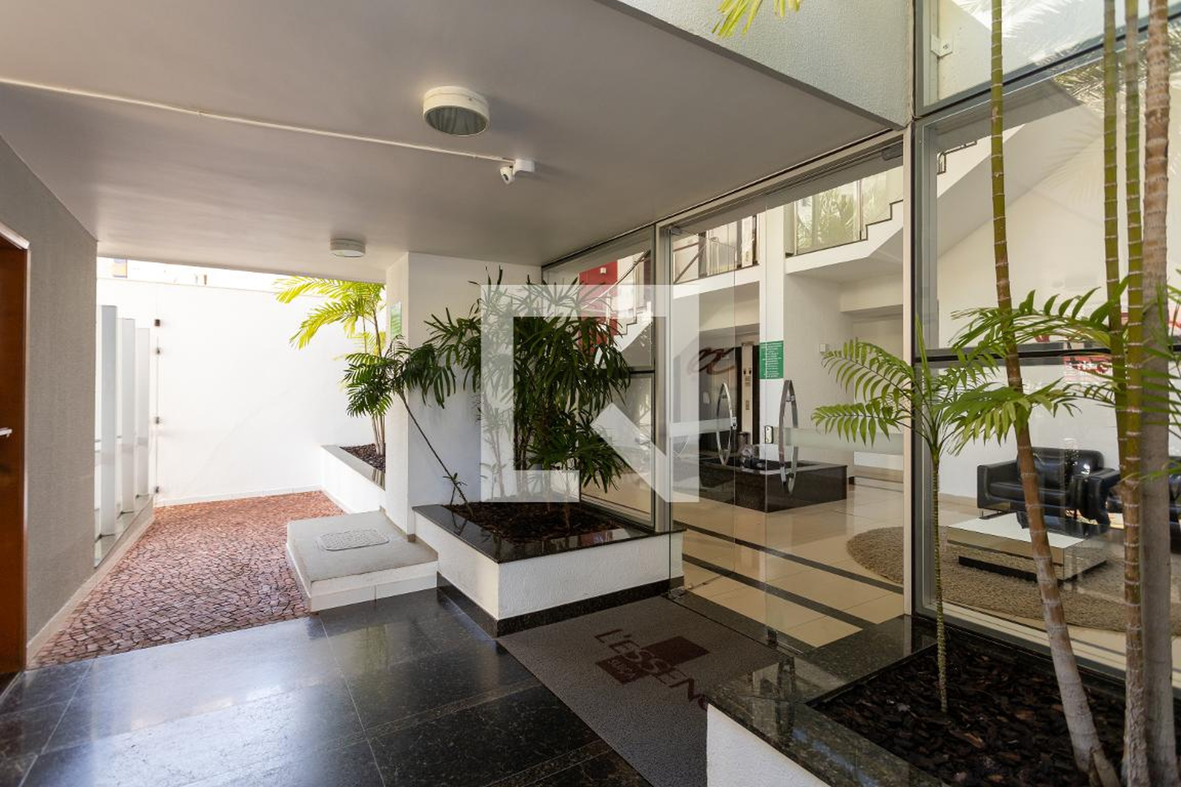 Hall de Entrada Condomínio em Rua C-235, 999