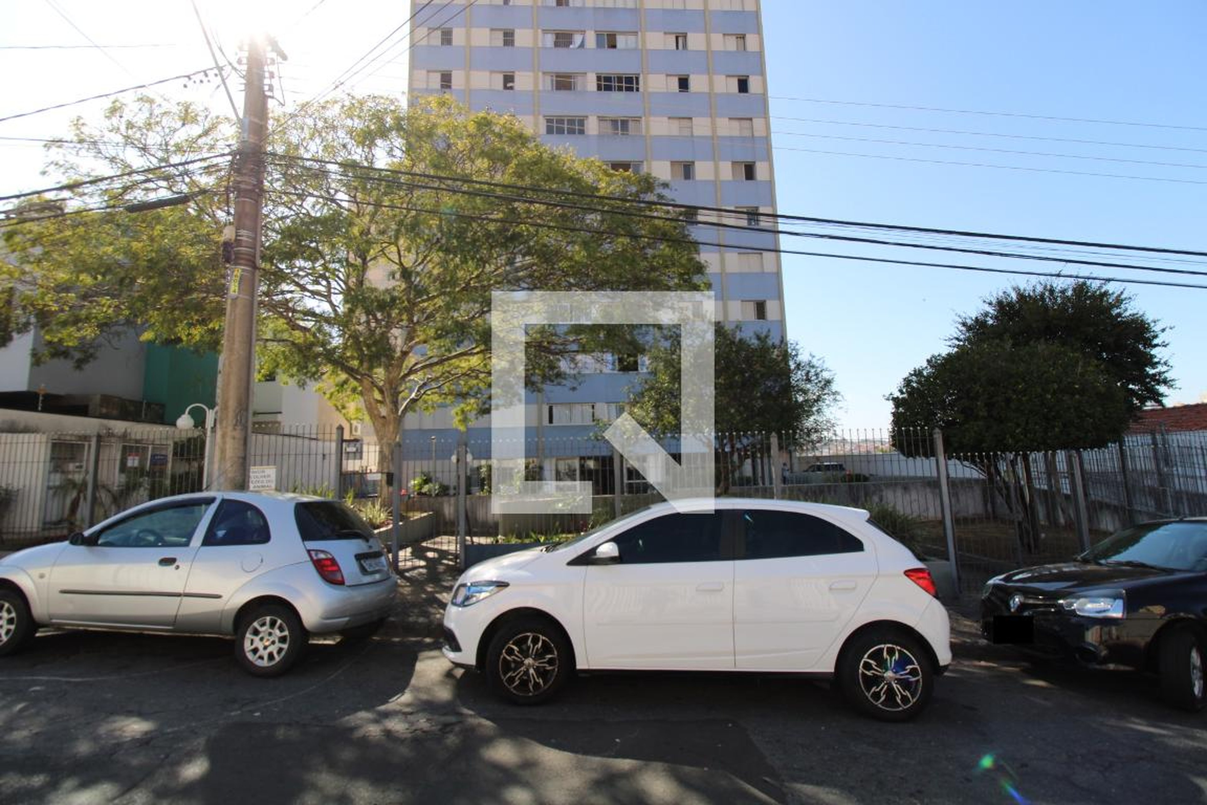 Fachada do Condomínio Condomínio em Rua Barão de Anhumas, 152