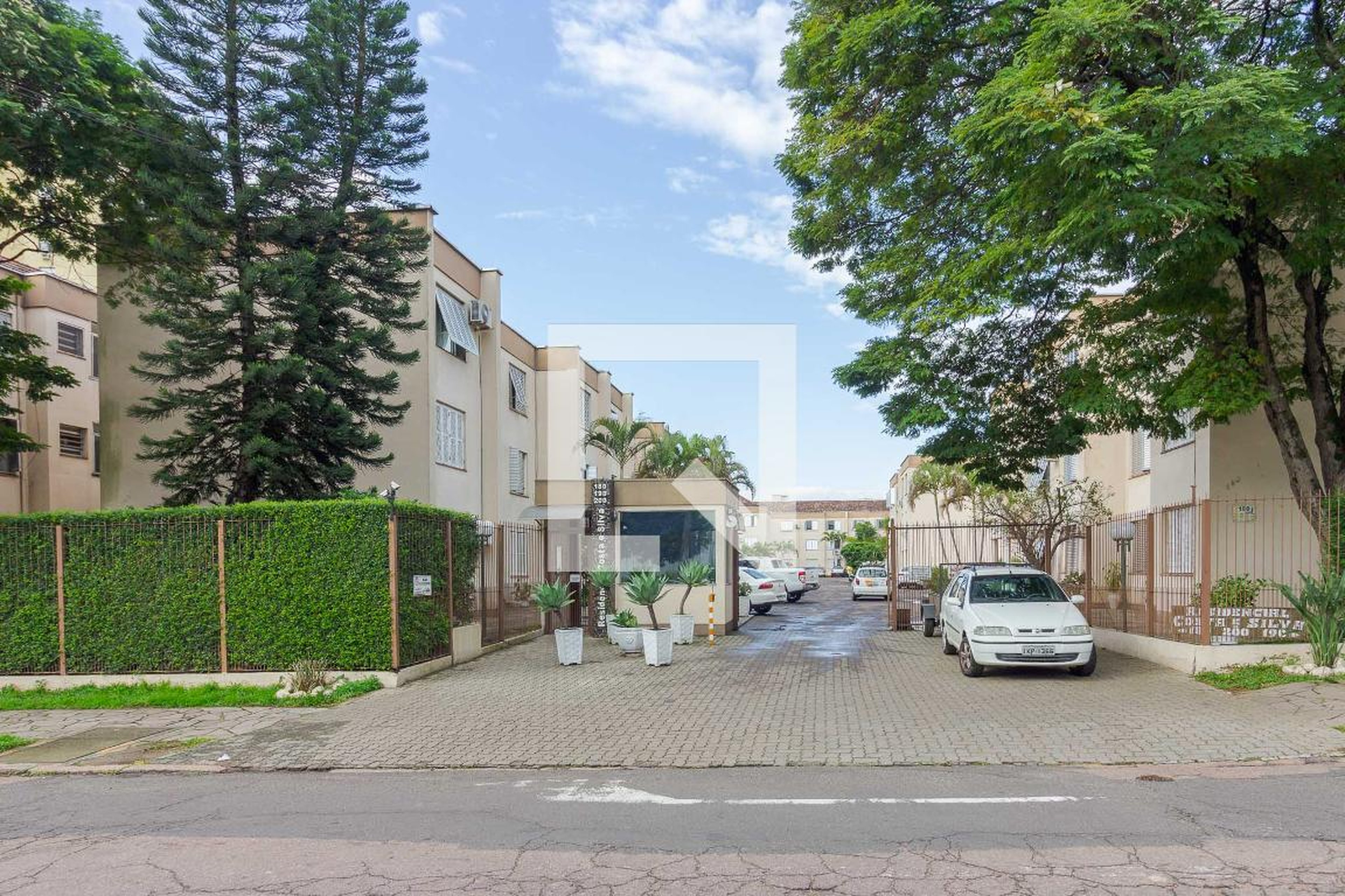 Fachada Condomínio em Apartamento, 200