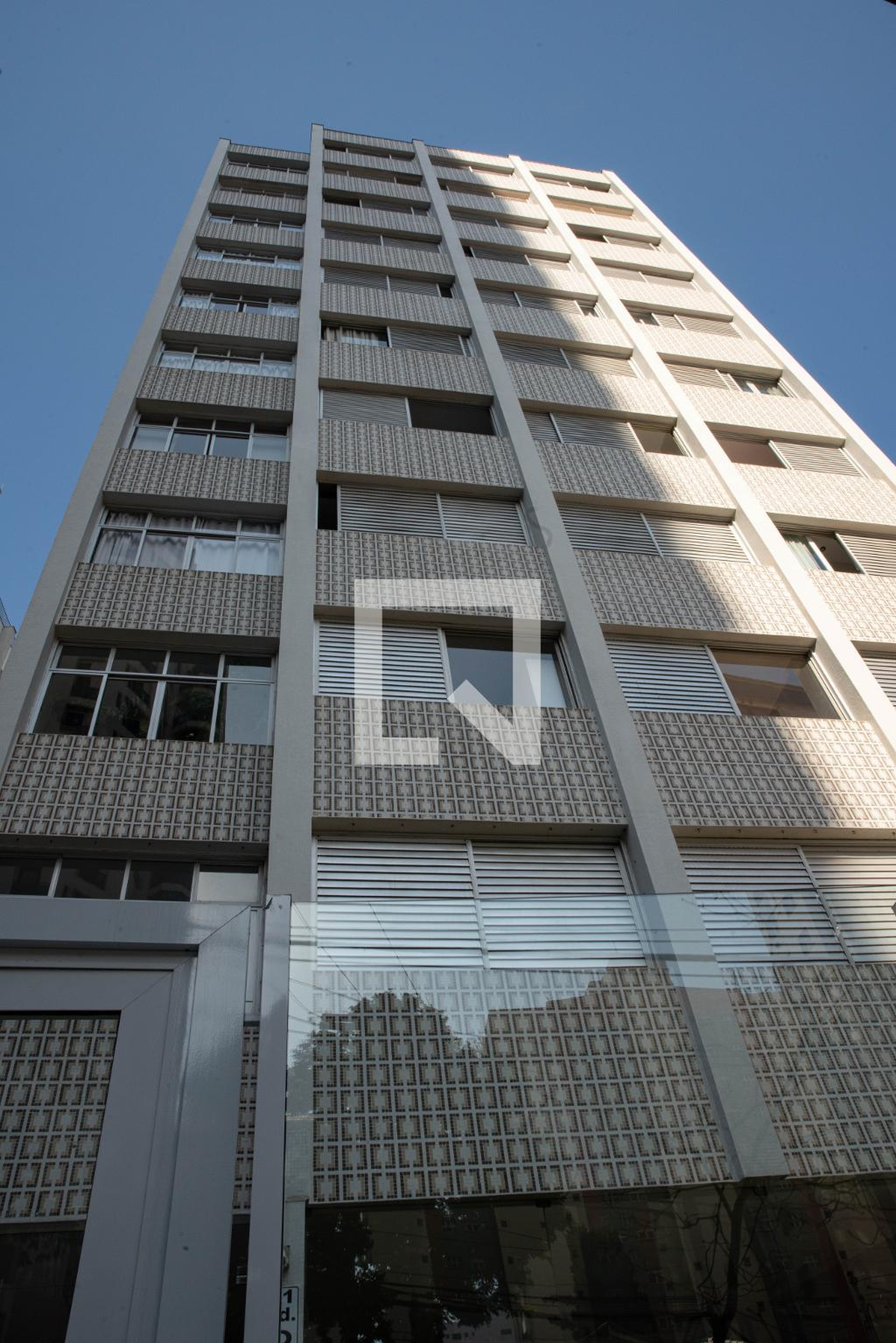 Fachada Condomínio em Rua Desembargador do Vale, 101