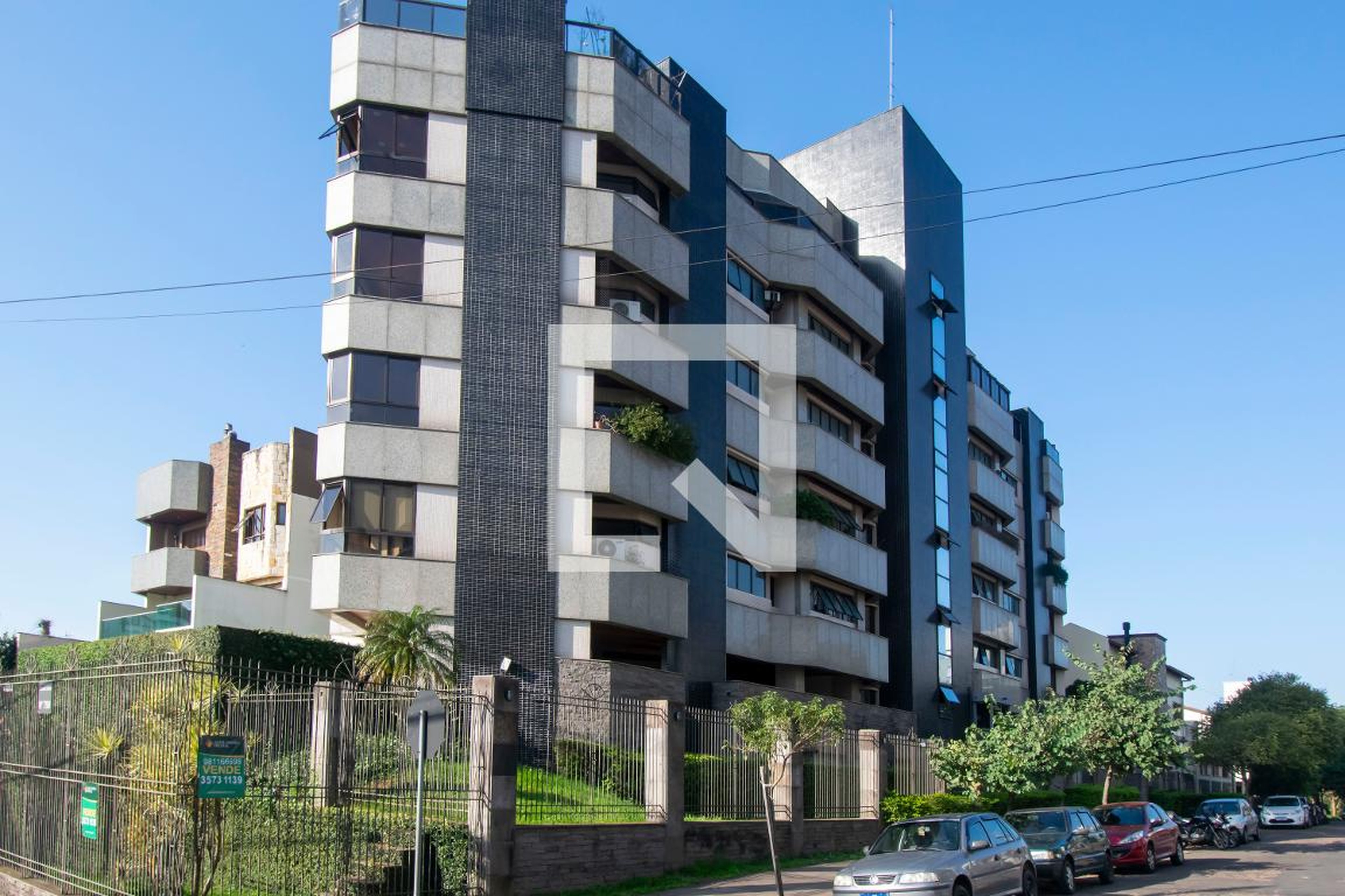 Fachada do Condomínio Edifício Sunset Hill