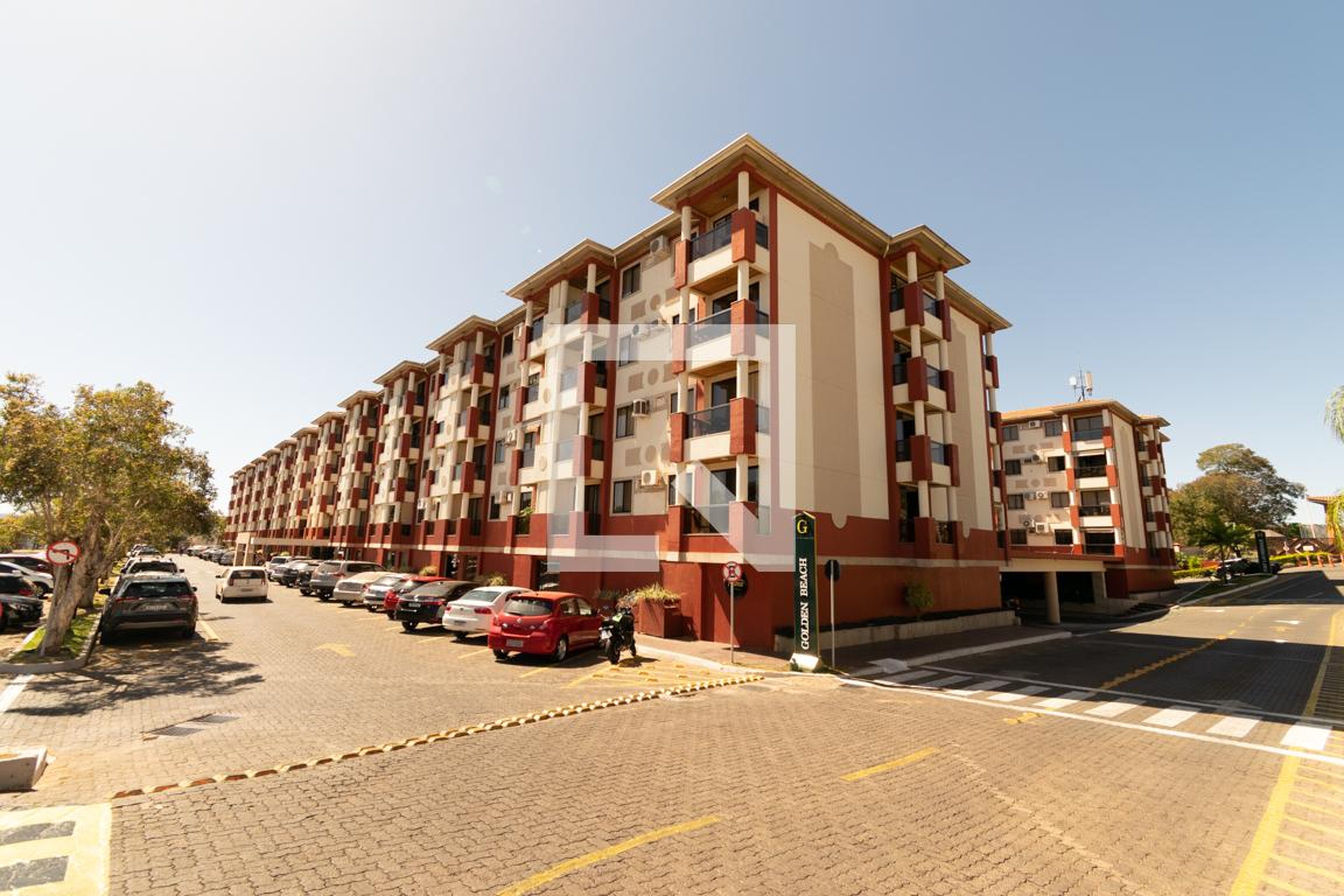 Fachada Condomínio Golden Tulip