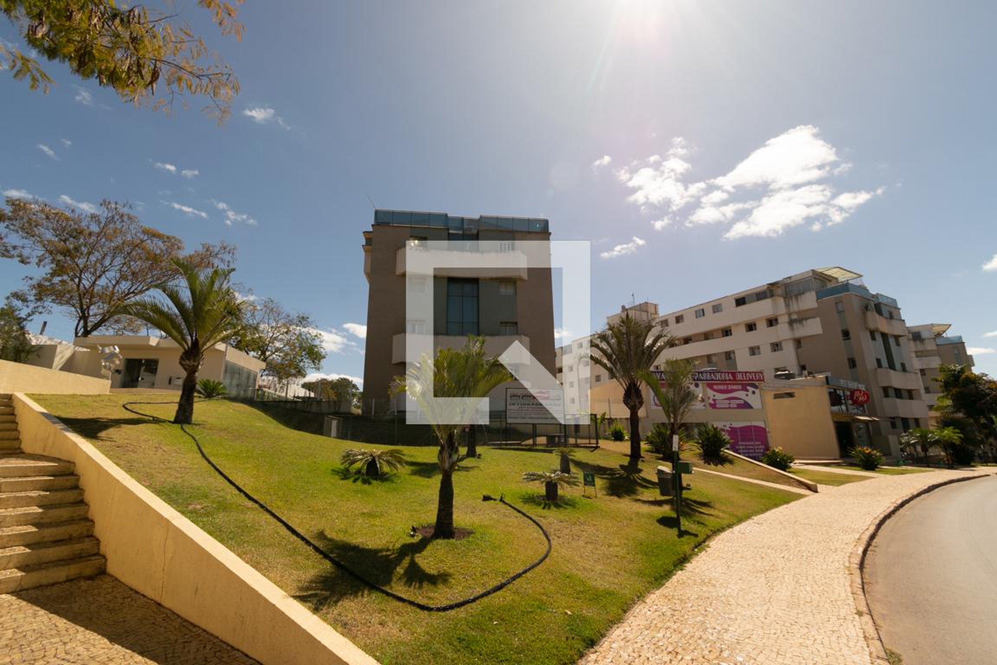 Fachada Condomínio em Ca 10, 214