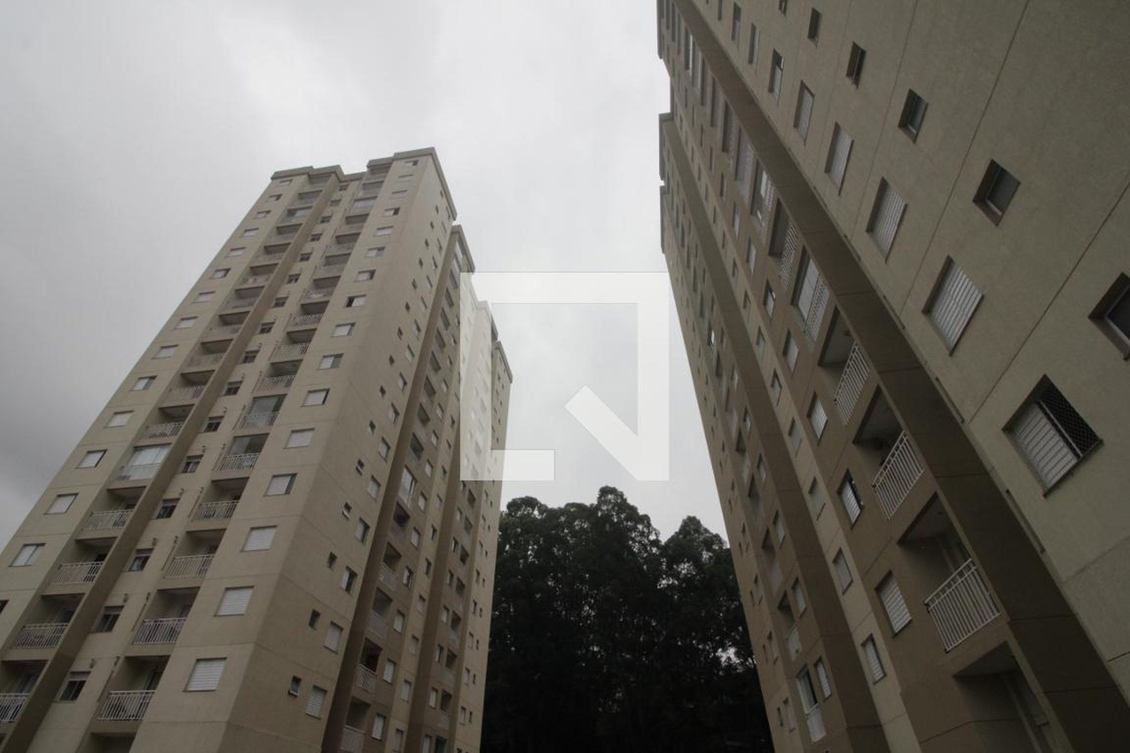 Fachada Condomínio em Rua César Simões, 290