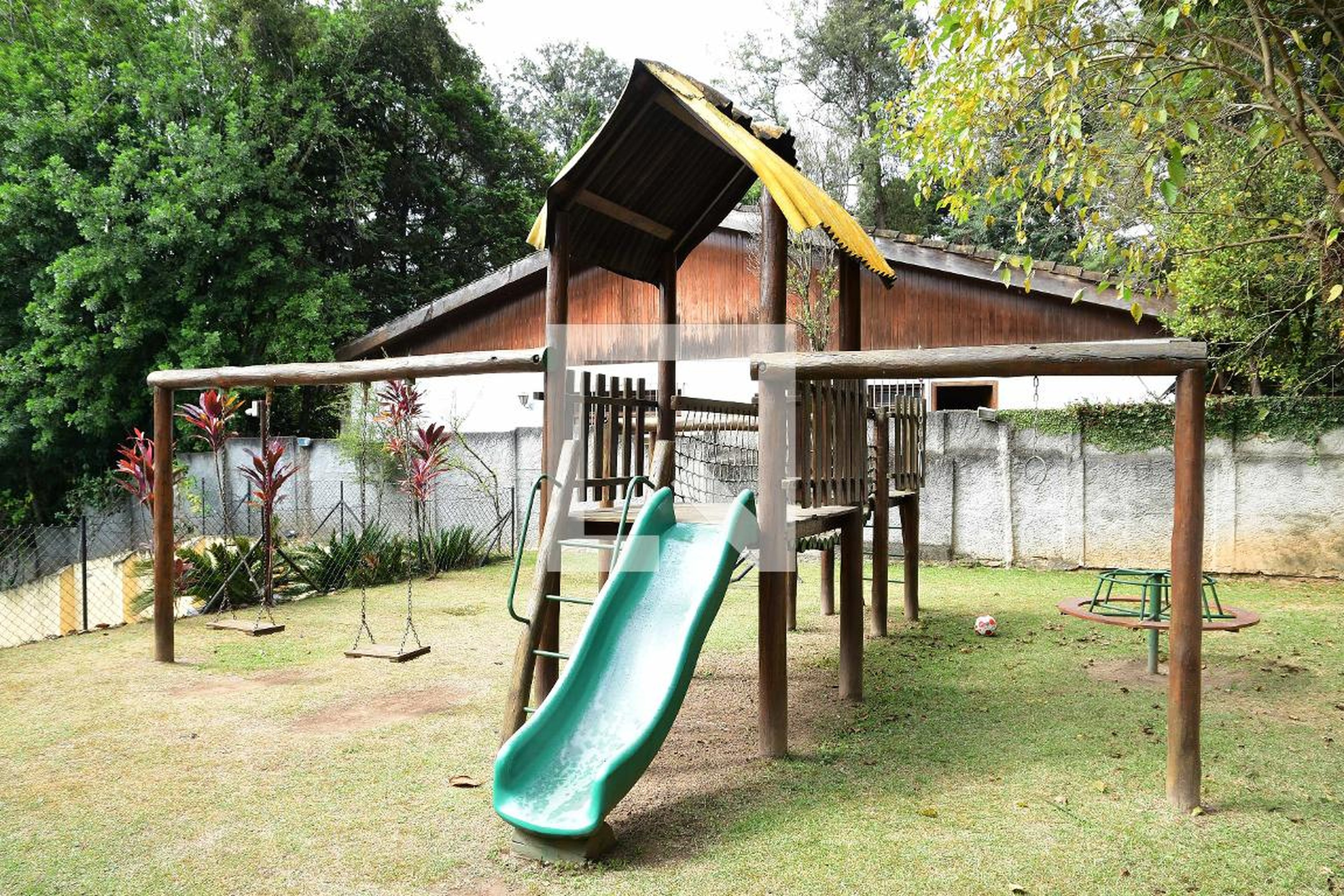 Playground - Recanto das Flores