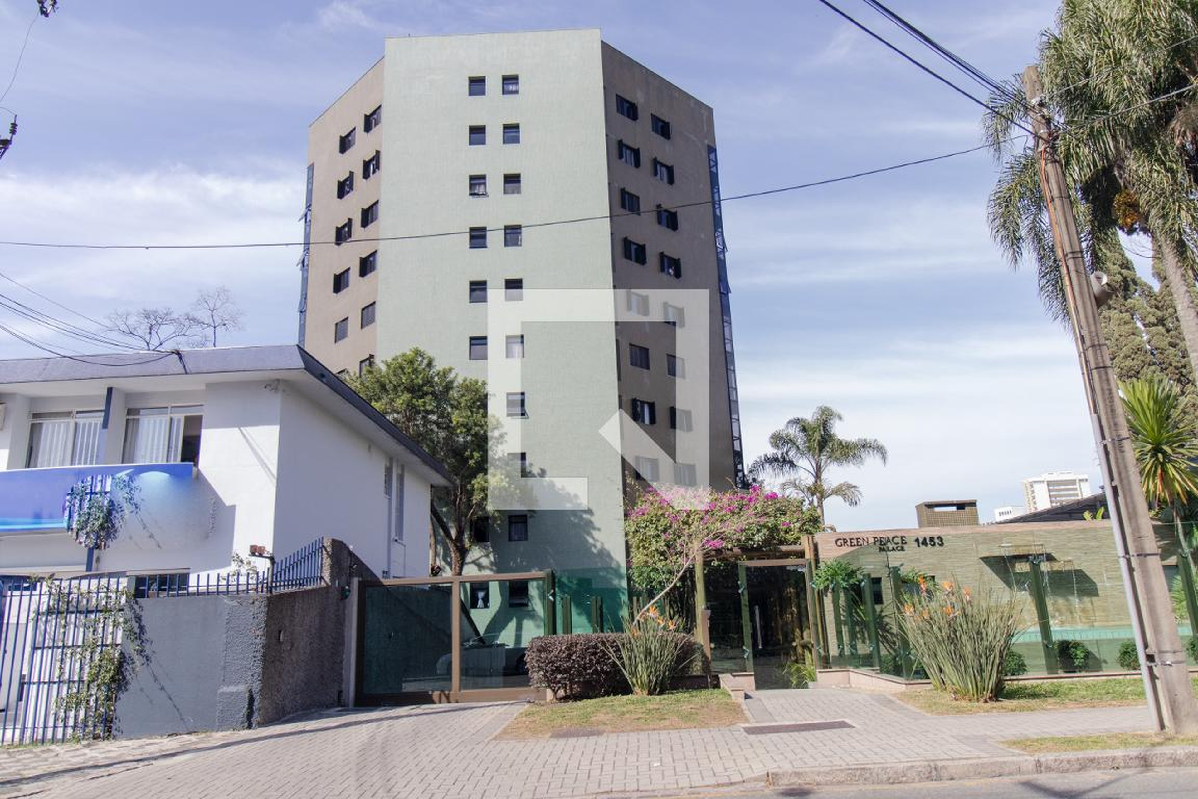 Fachada do Condomínio Edifício Green Peace Palace