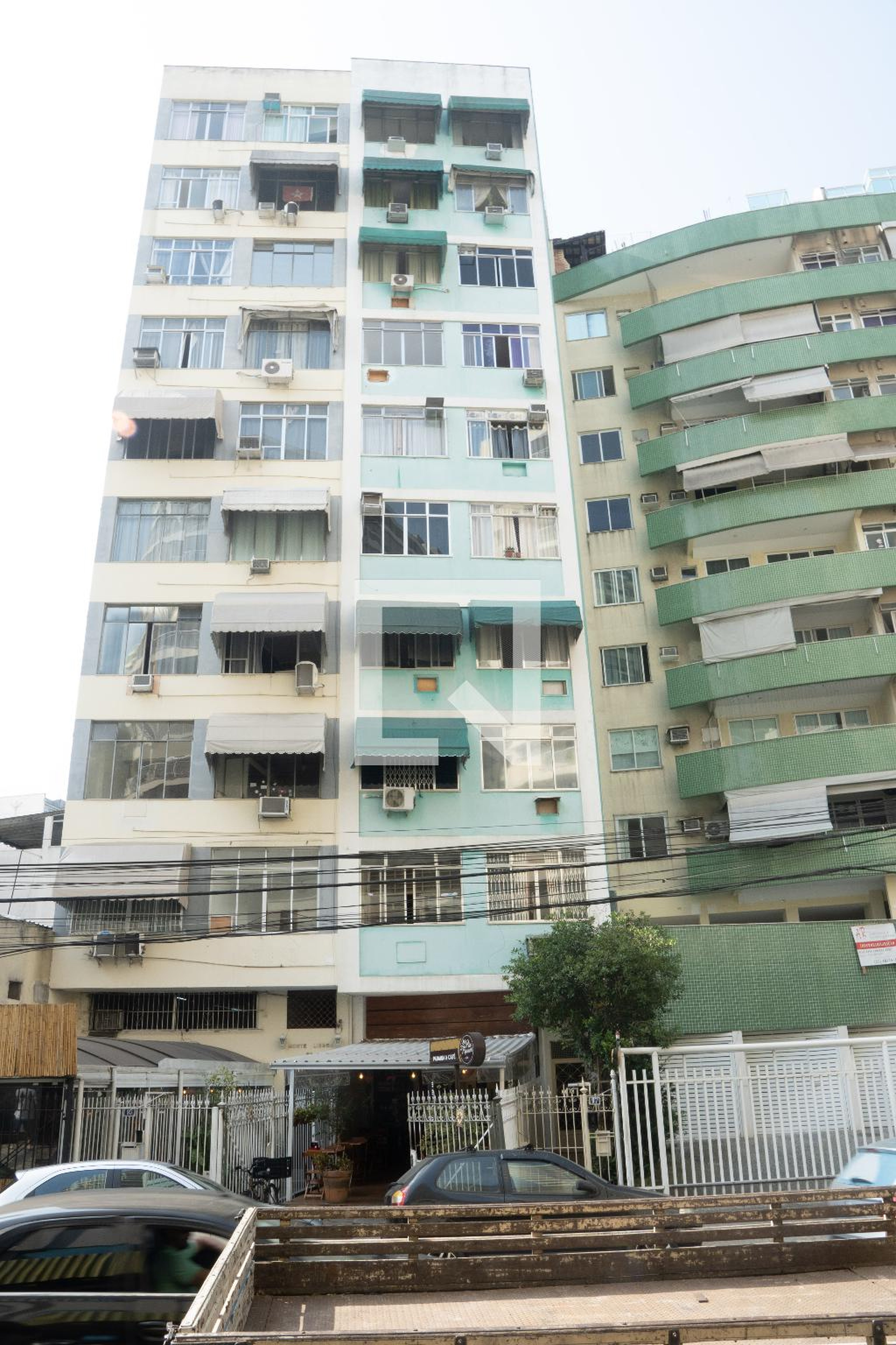 Fachada do Prédio Condomínio em Rua Bento Lisboa, 97