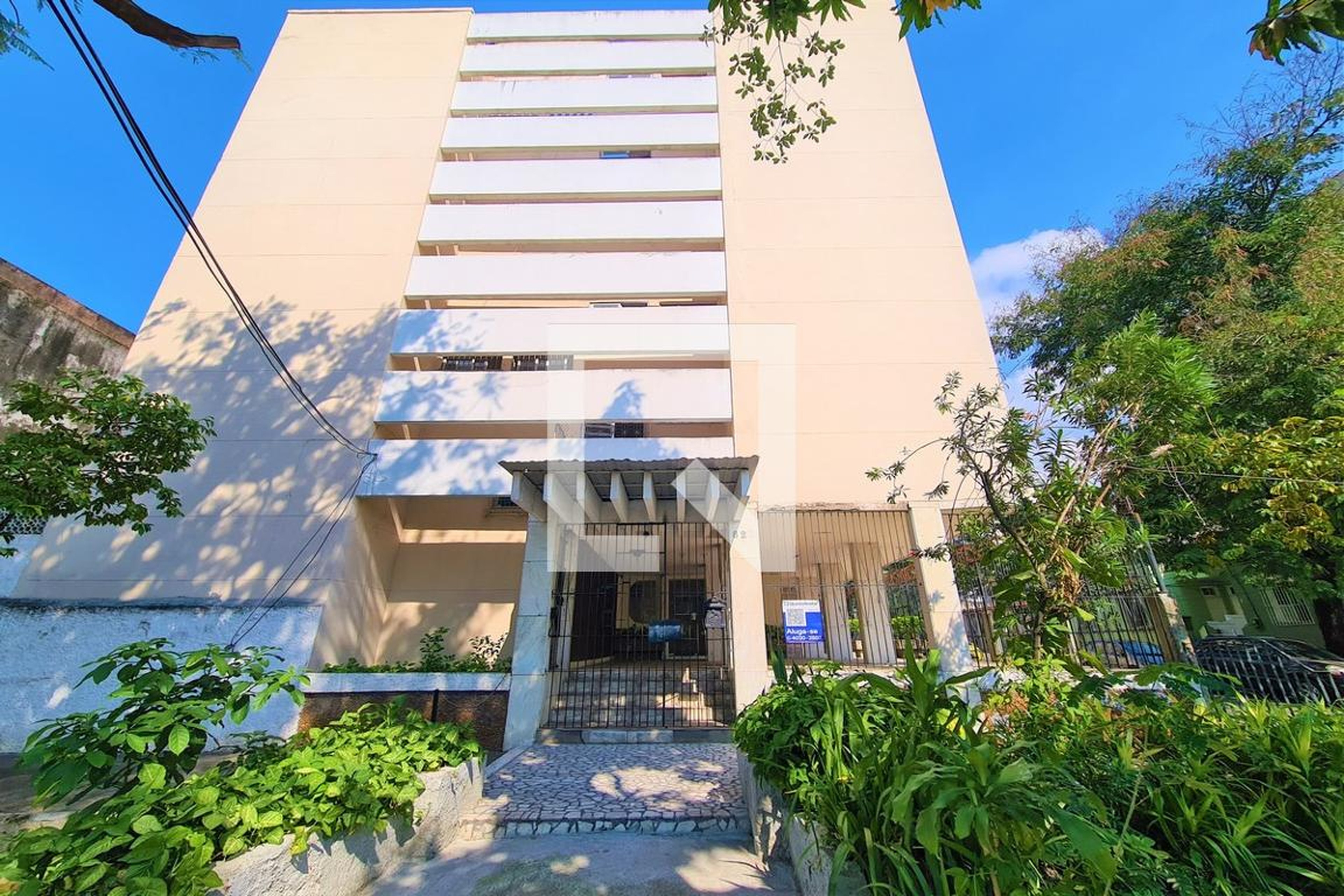 Fachada Condomínio em Rua Vinte e Quatro de Maio, 823