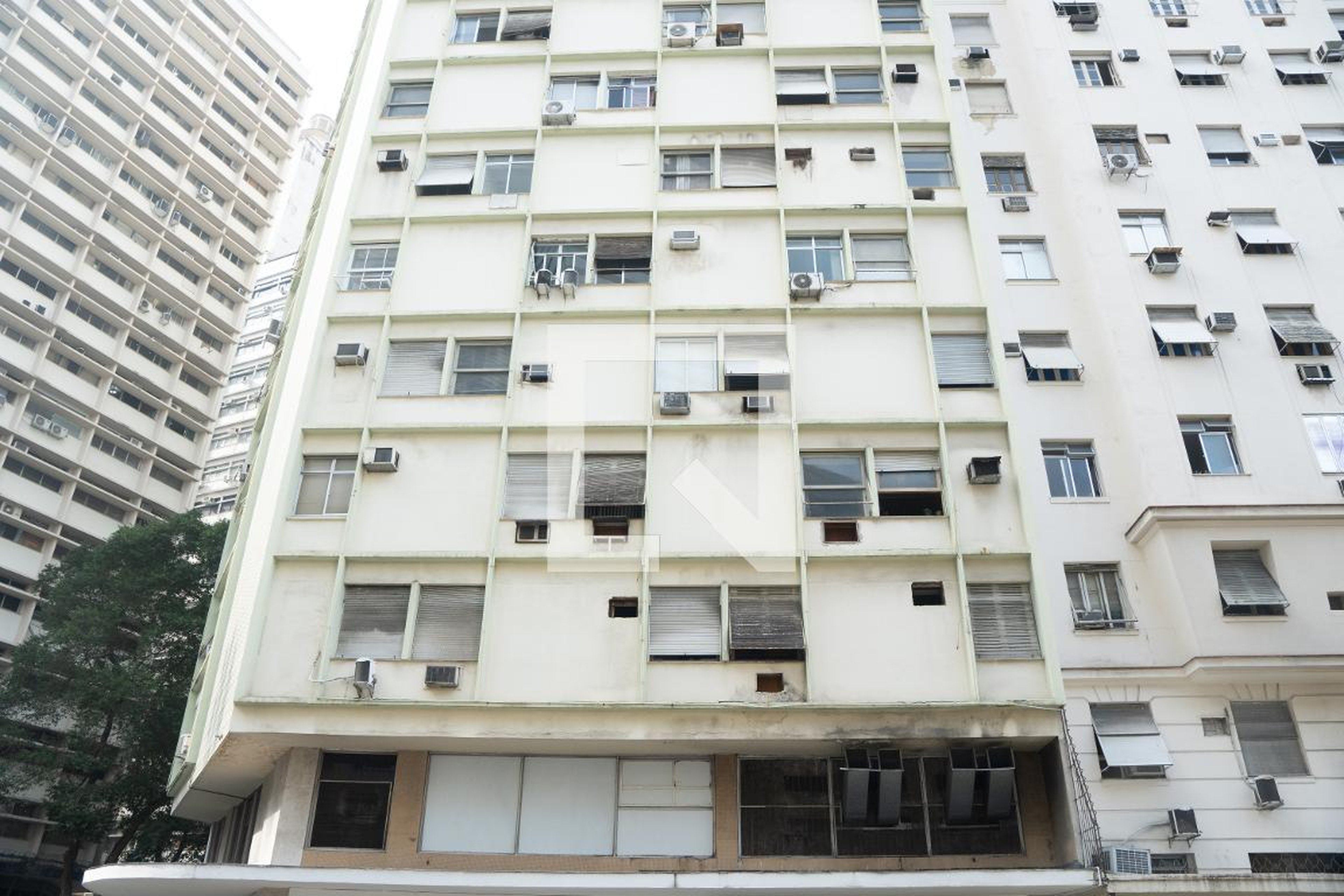 Fachada do Prédio Condomínio em Rua Evaristo da Veiga, 35a