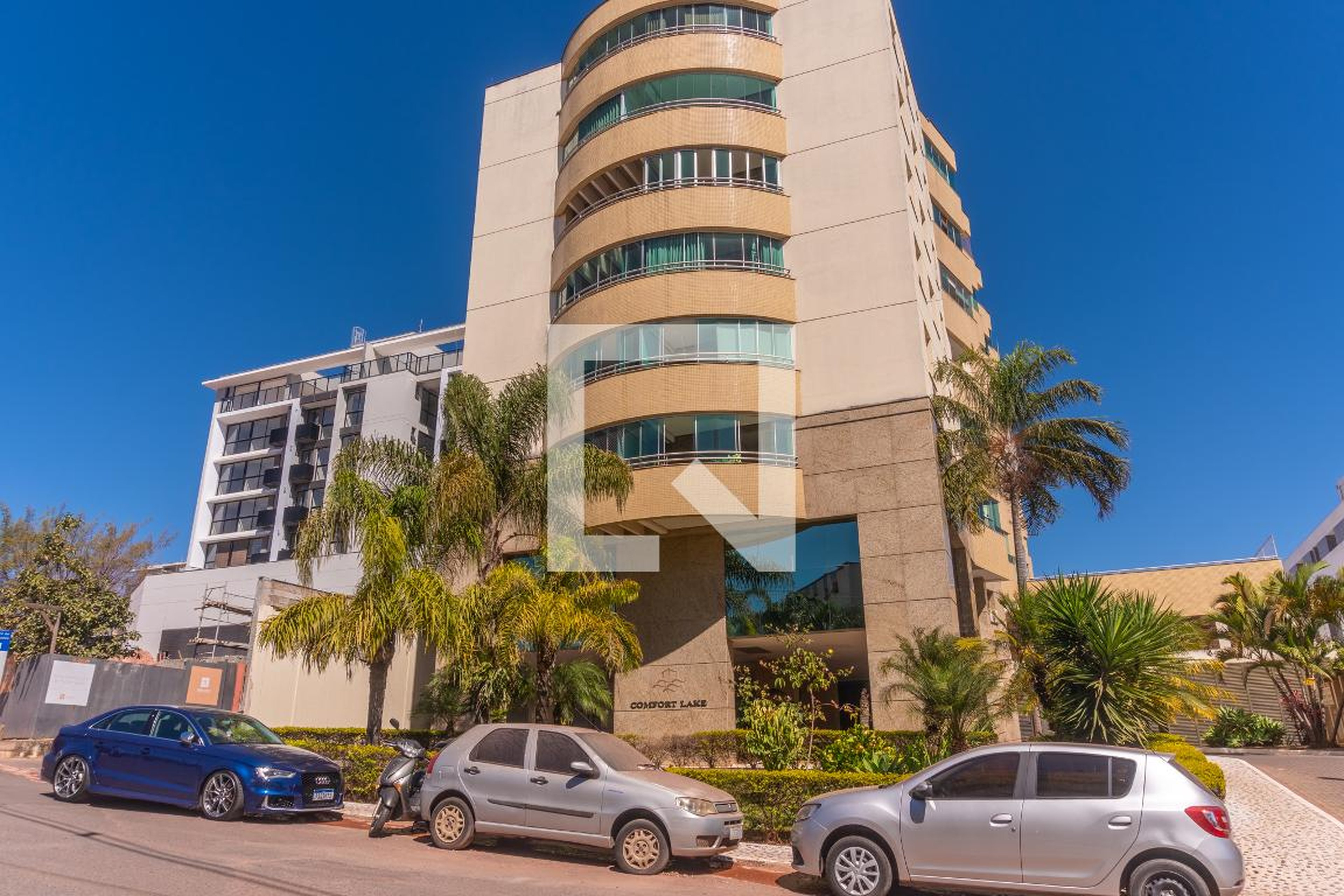 Fachada do Condomínio Condomínio Confort Lake