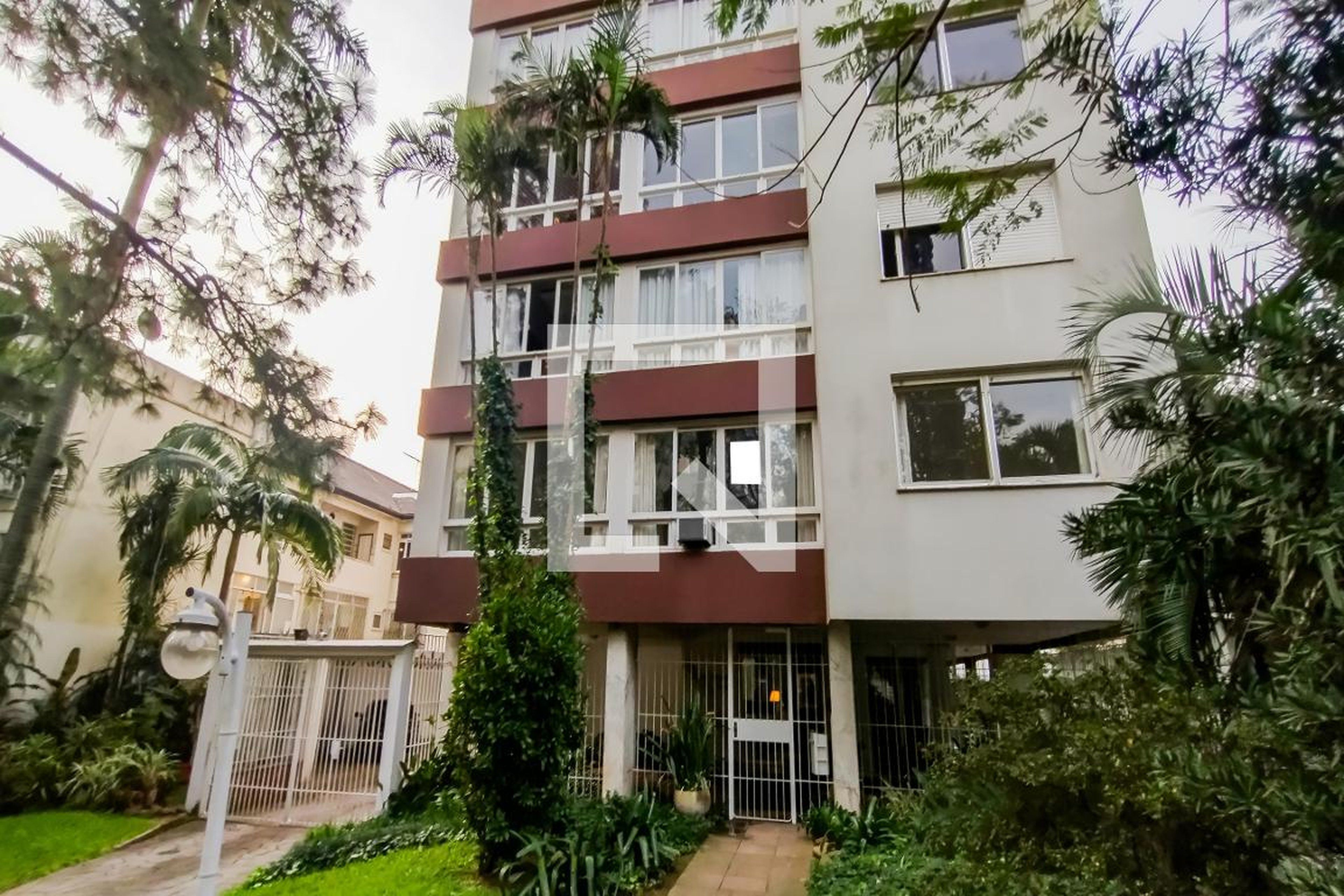 Fachada do Condomínio Edifício Saint Pierre