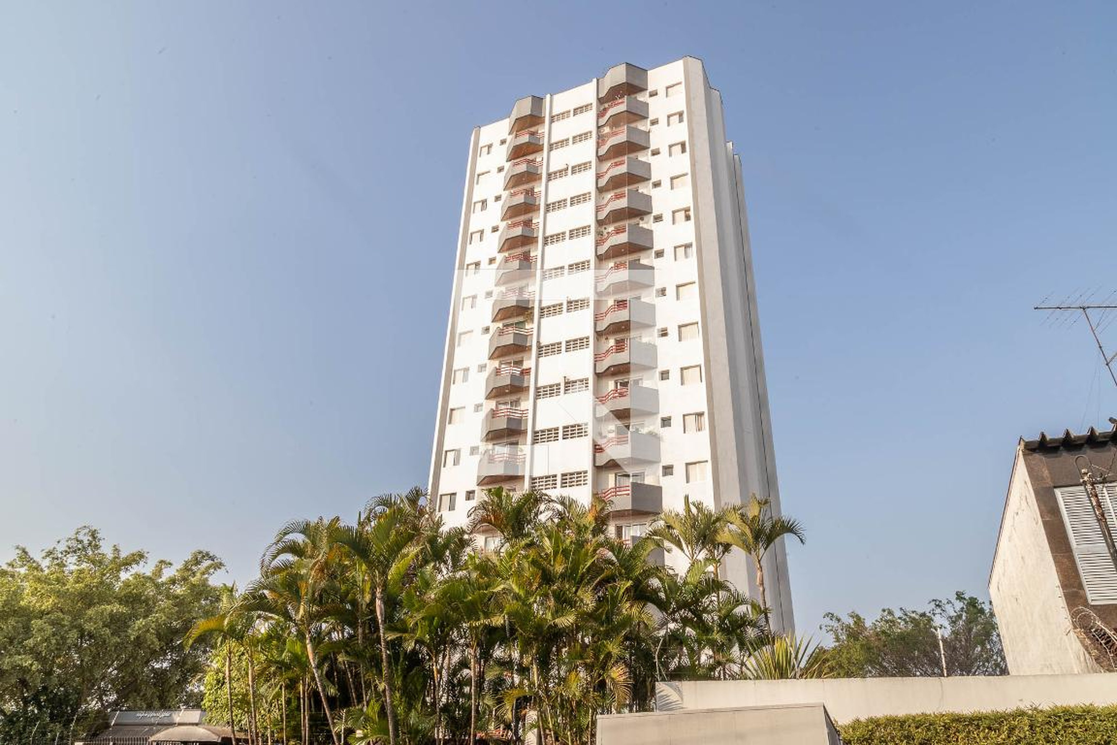 Fachada do Condomínio Edifício Marina Maria