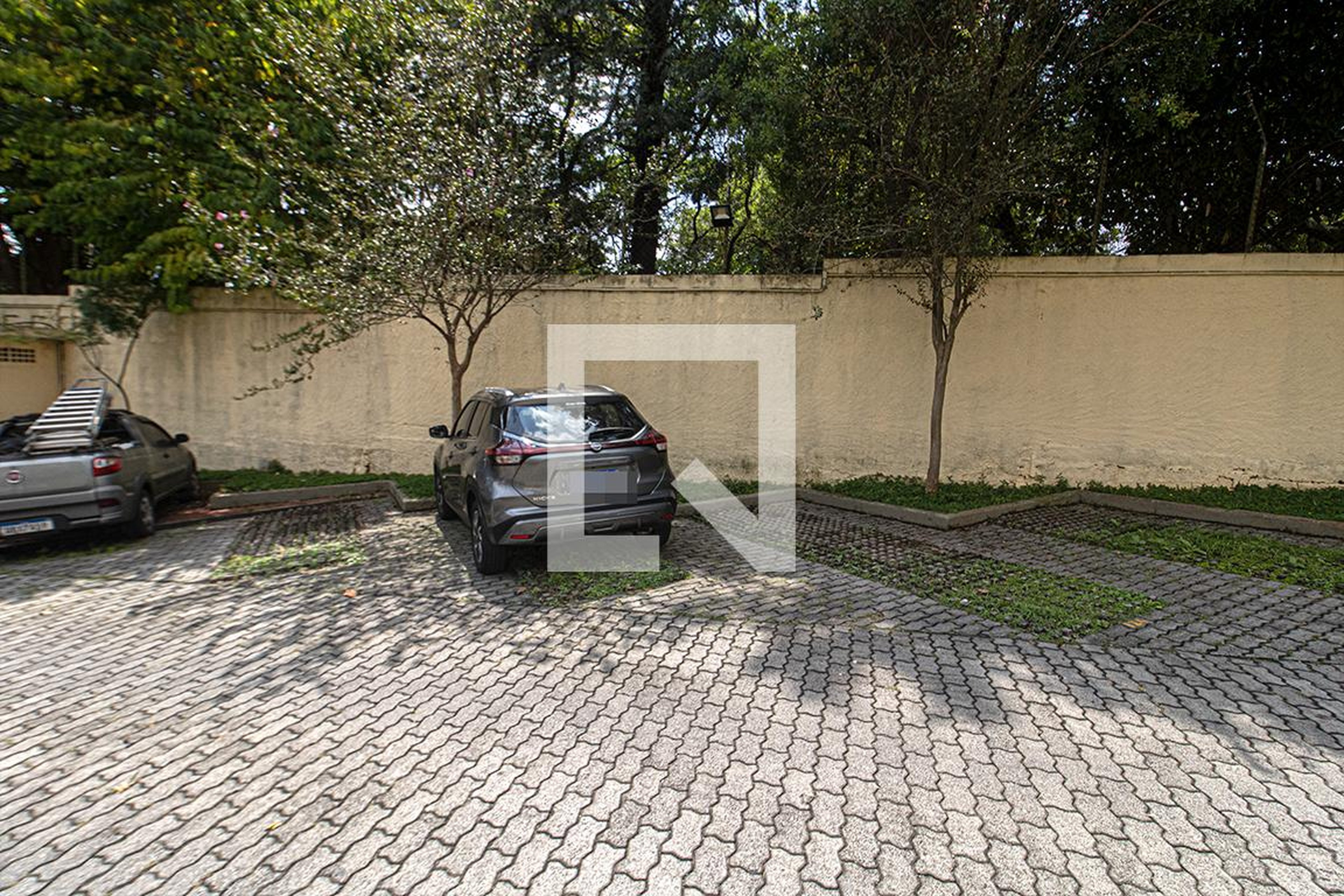 Estacionamento - Vila Suiça III -A