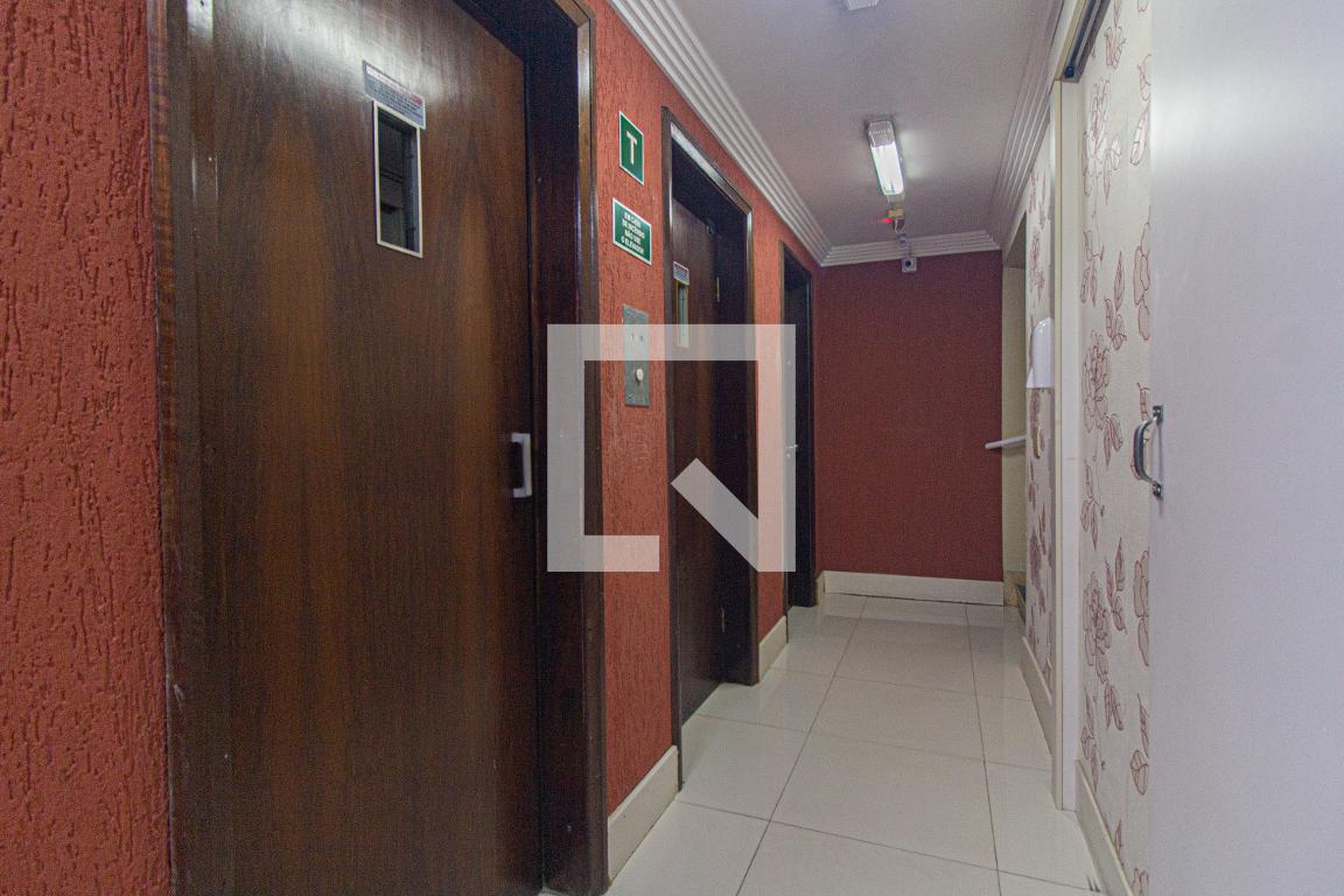 Hall de Entrada - Ed. Carlos de Carvalho